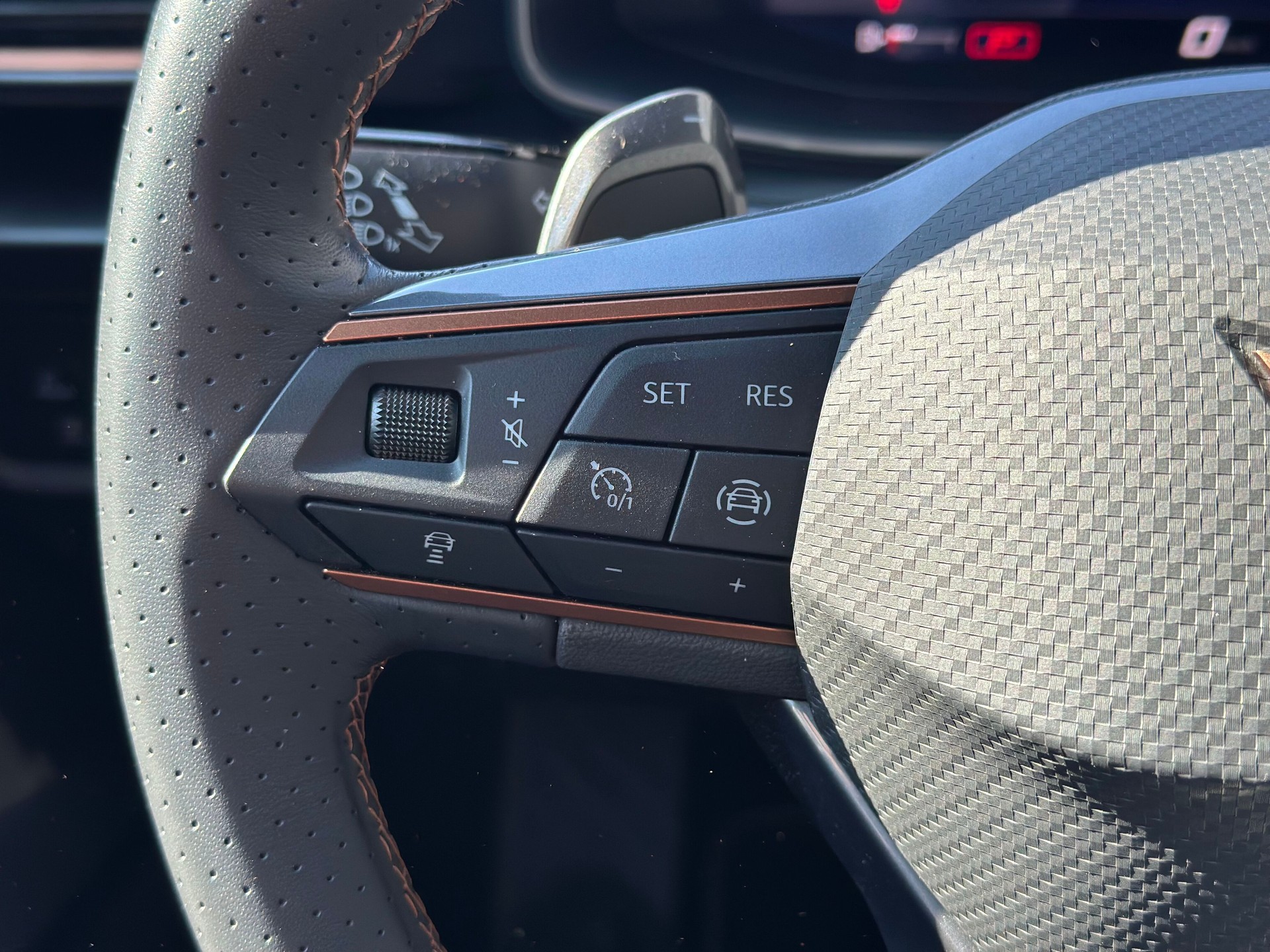 CUPRA LEON ST 2.0 TSI DSG-image-9