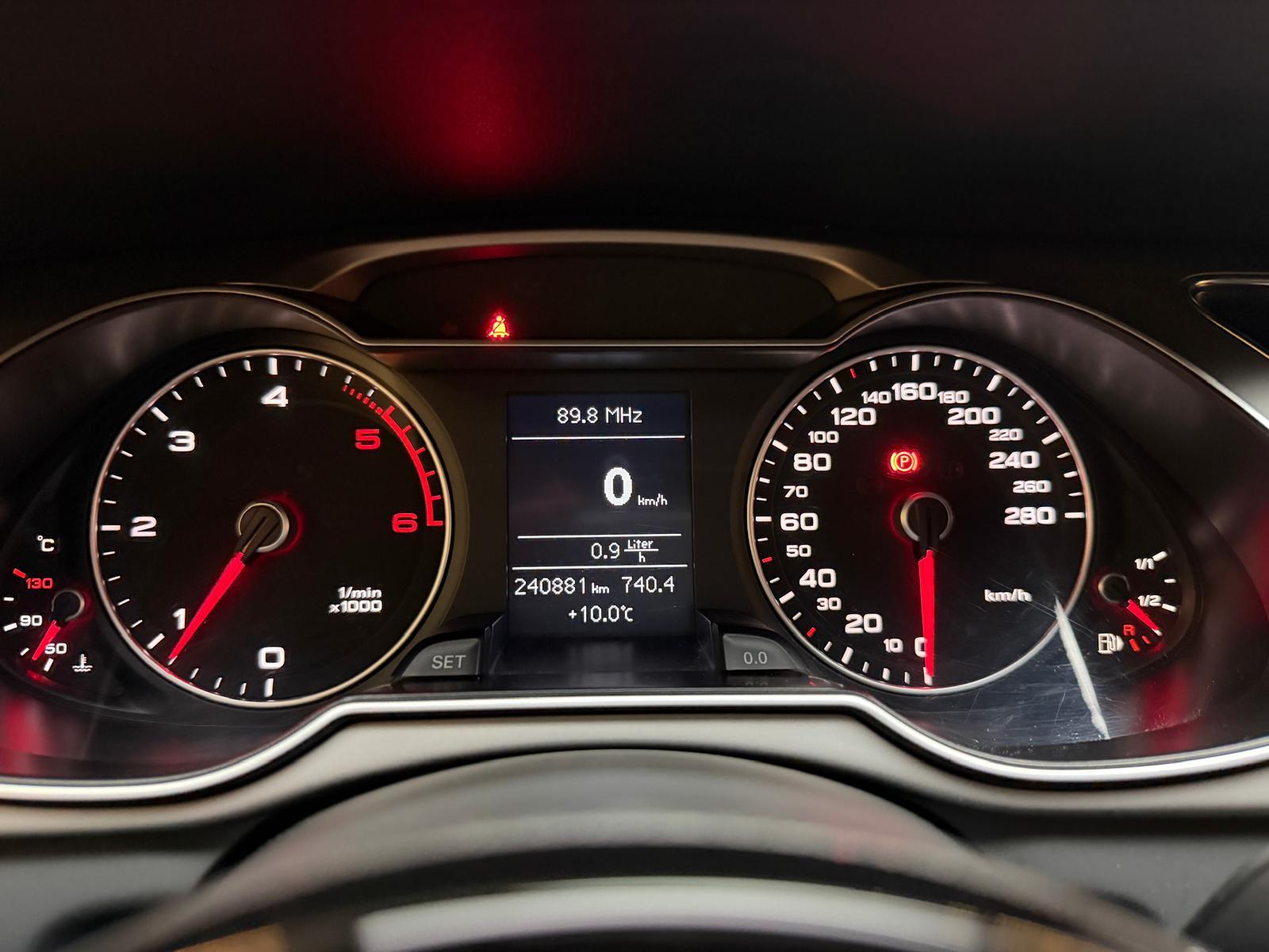 AUDI A4 Avant 2.0 TDI 143-image-21