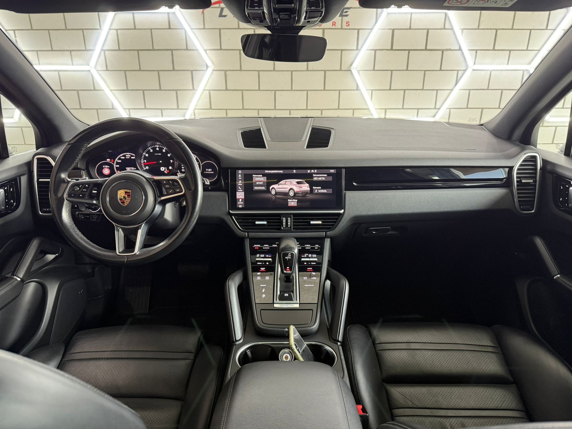 PORSCHE Cayenne-image-8