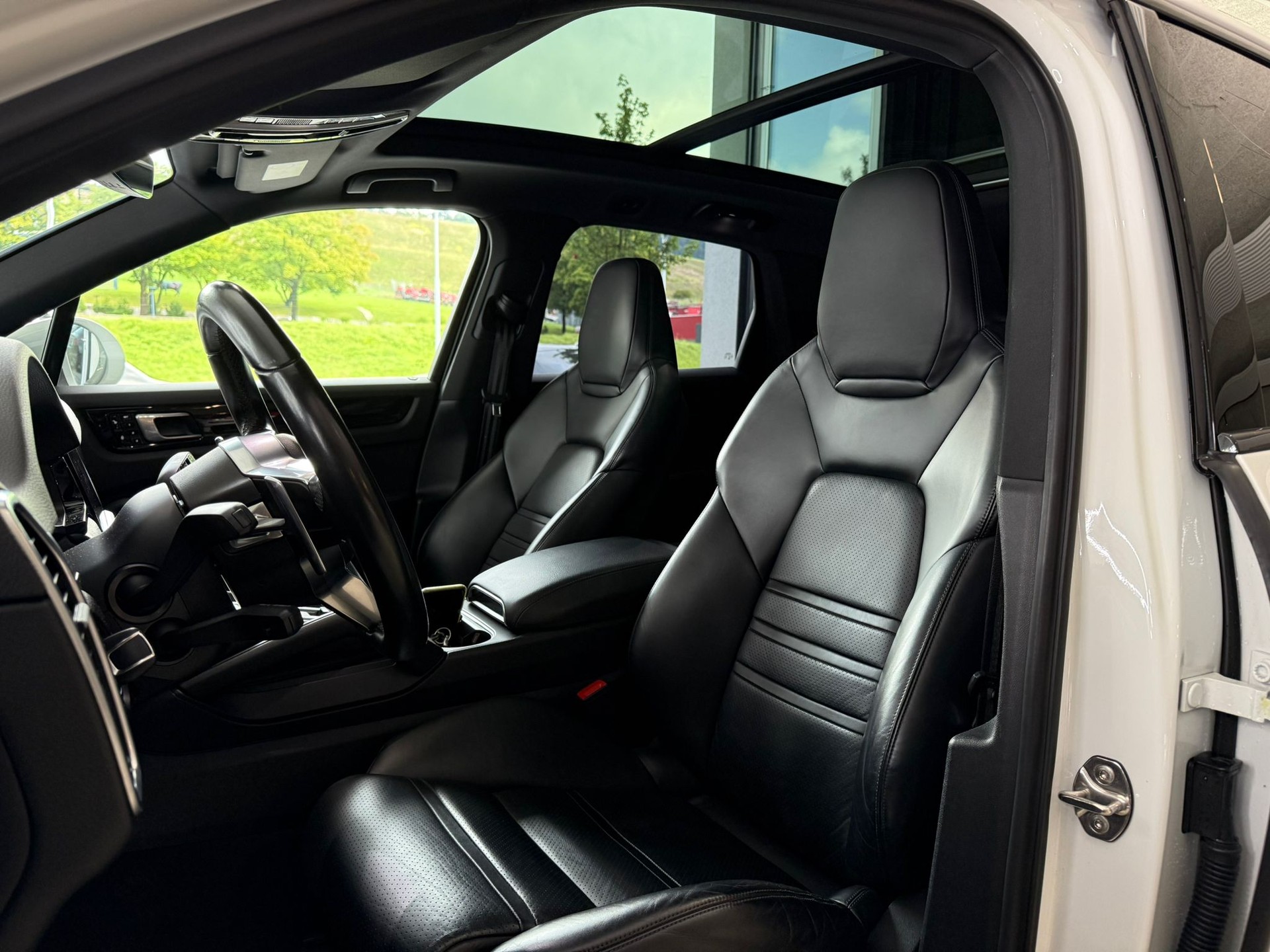 PORSCHE Cayenne-image-10