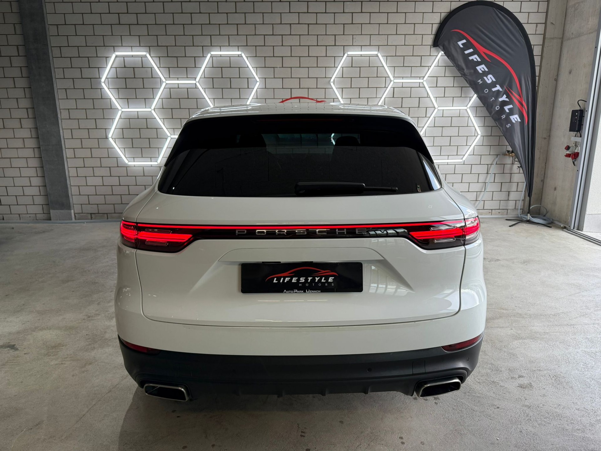 PORSCHE Cayenne-image-3