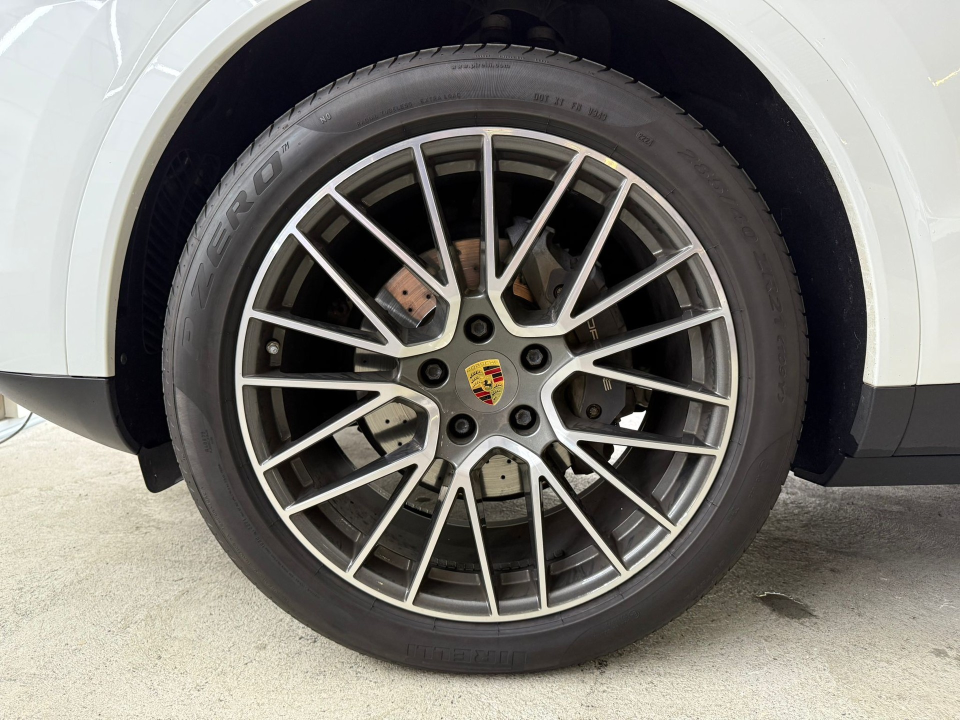 PORSCHE Cayenne-image-13