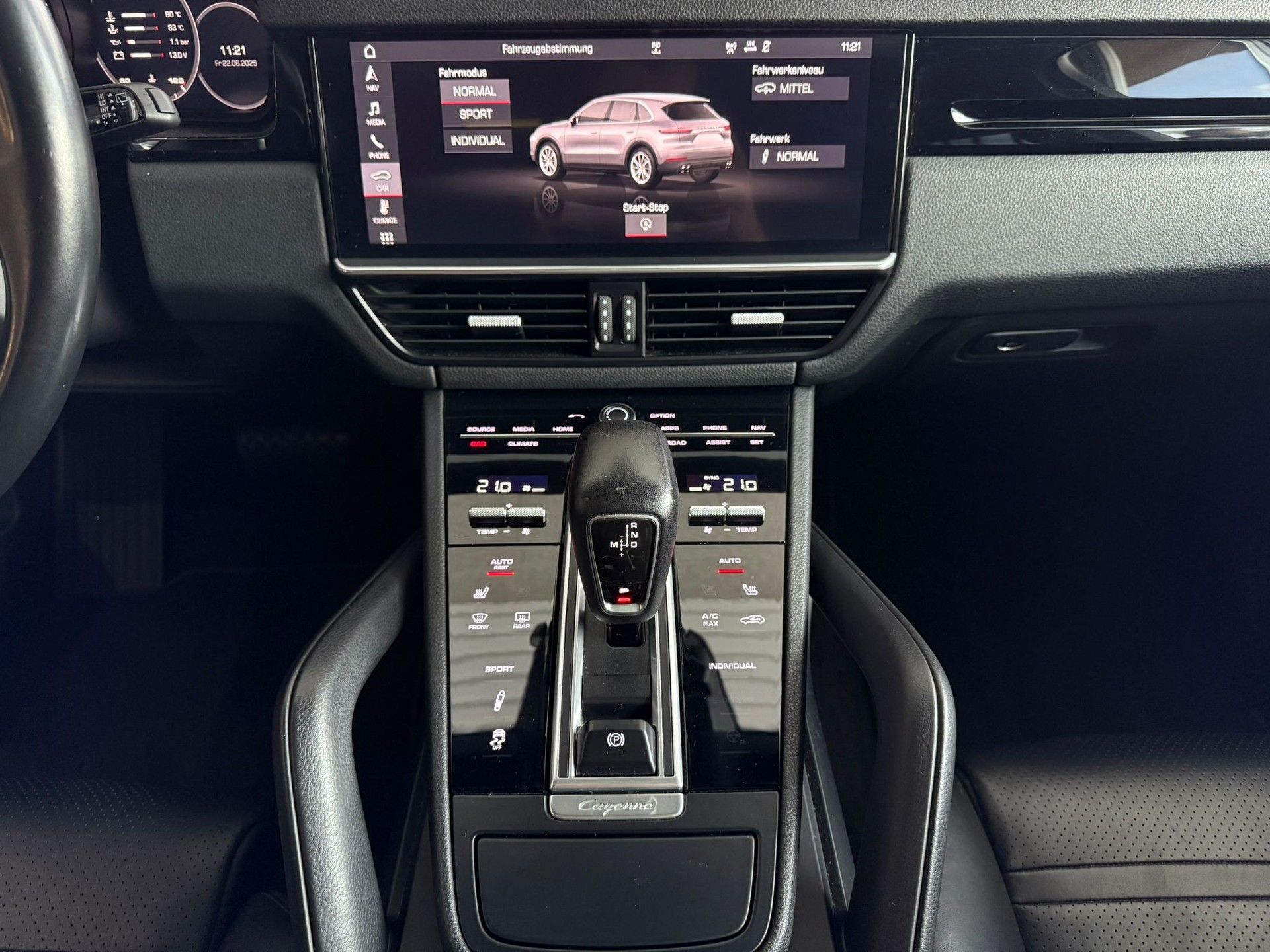 PORSCHE Cayenne-image-9