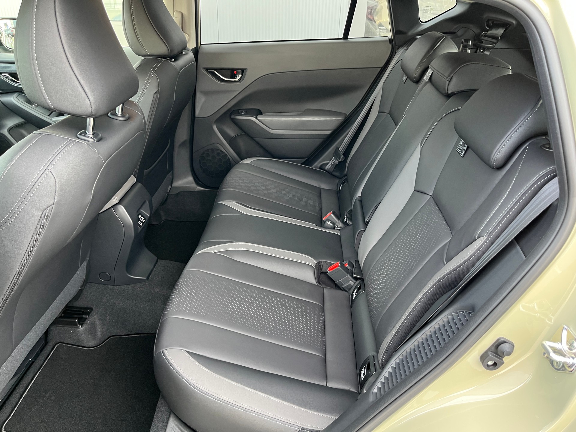 SUBARU Crosstrek 2.0 e-Boxer Luxury AWD Lineartronic-image-11