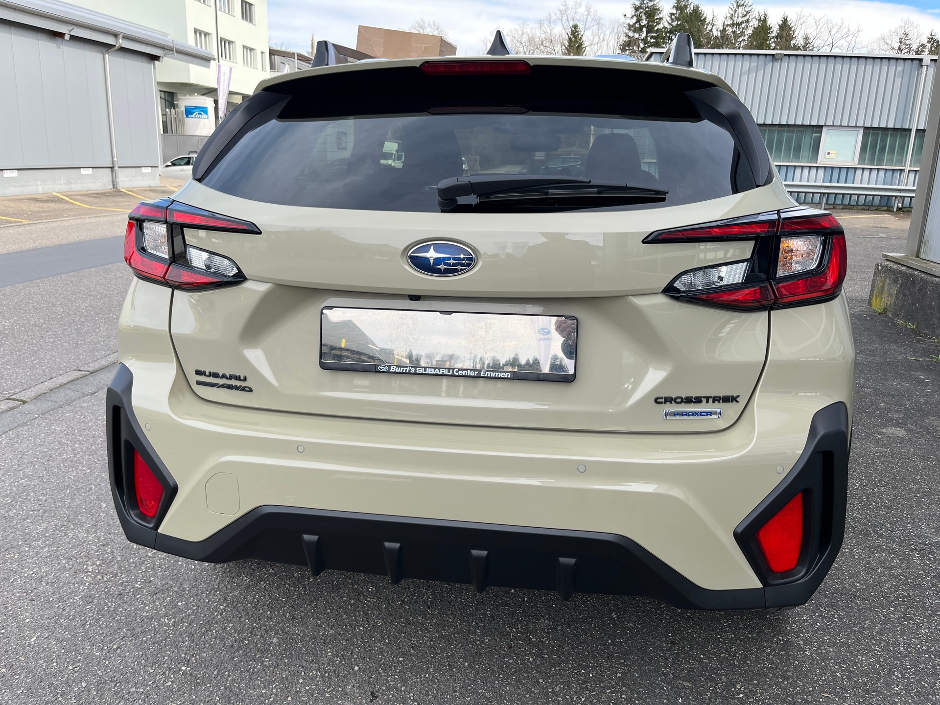 SUBARU Crosstrek 2.0 e-Boxer Luxury AWD Lineartronic-image-13