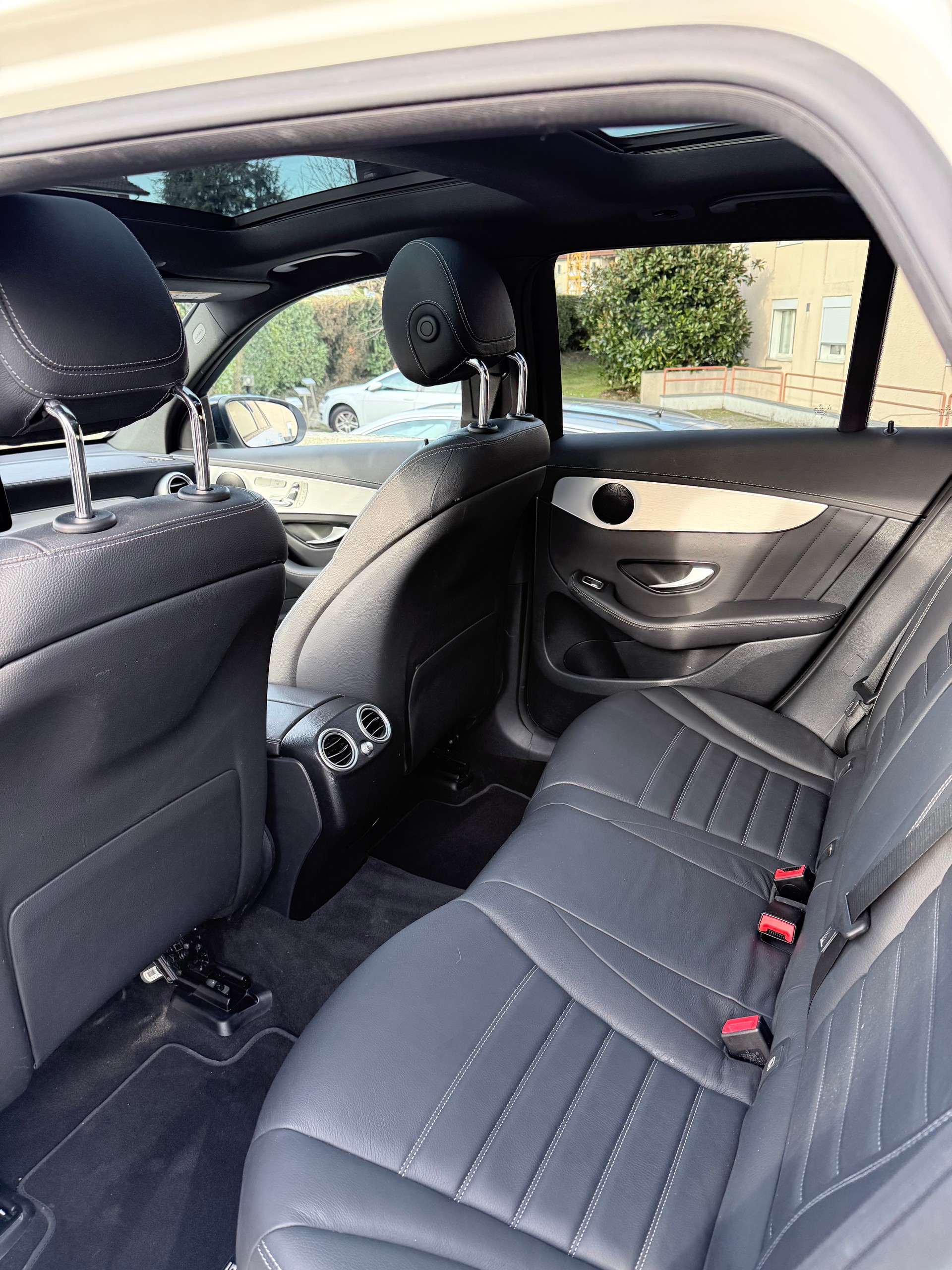MERCEDES-BENZ GLC 43 AMG 4Matic 9G-Tronic-image-4