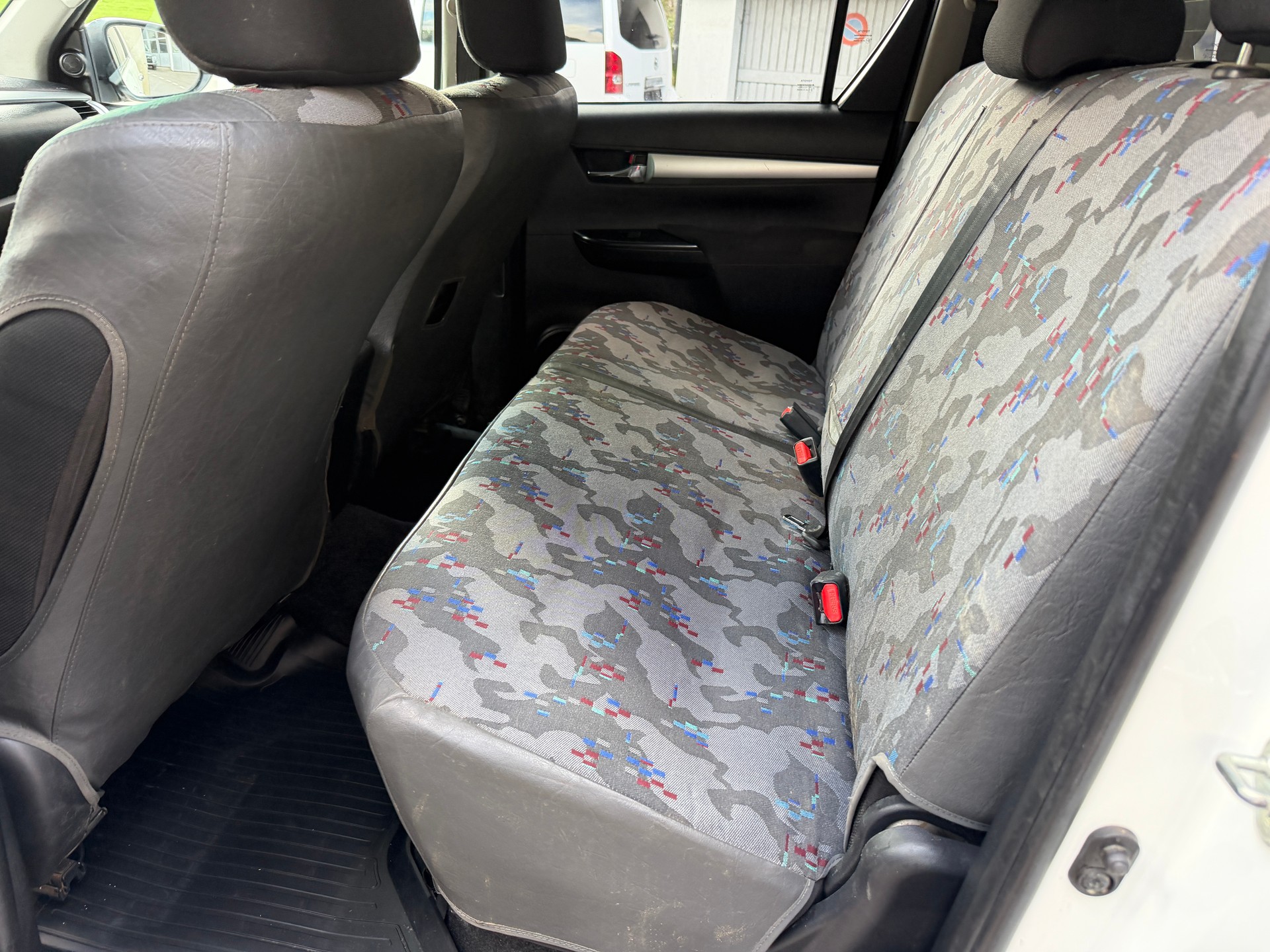 TOYOTA Hilux 2.4-4D Sol Premium Double Cab 4x4 A-image-21