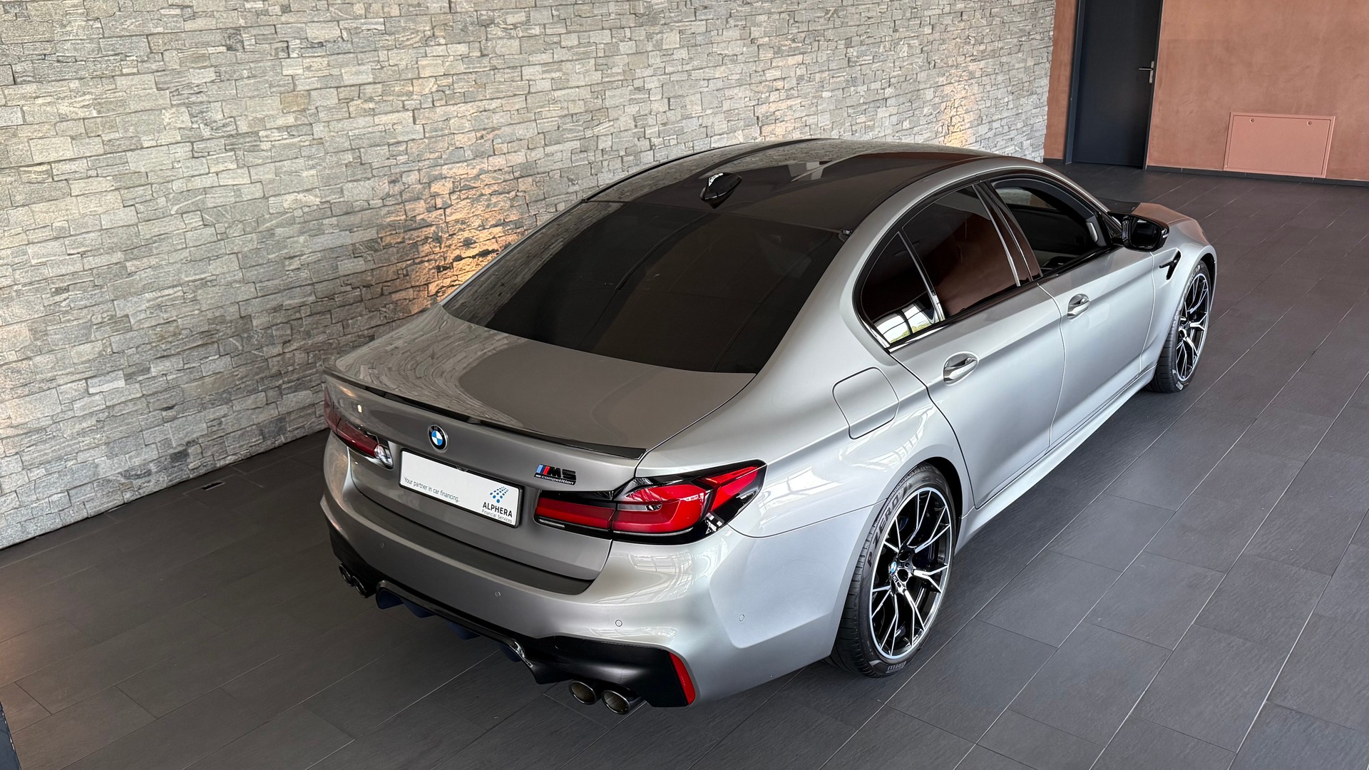 BMW M5 xDrive Competition-image-7