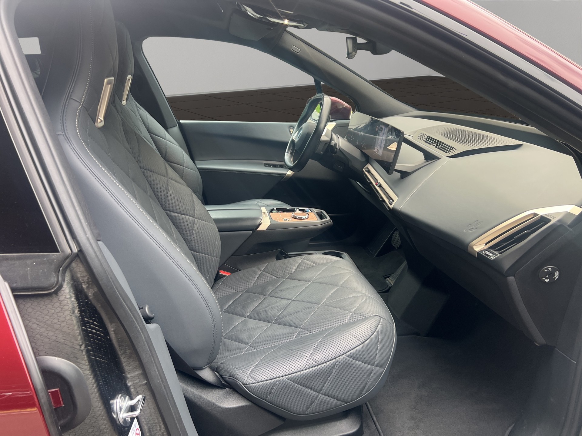 BMW iX xDrive50-image-21