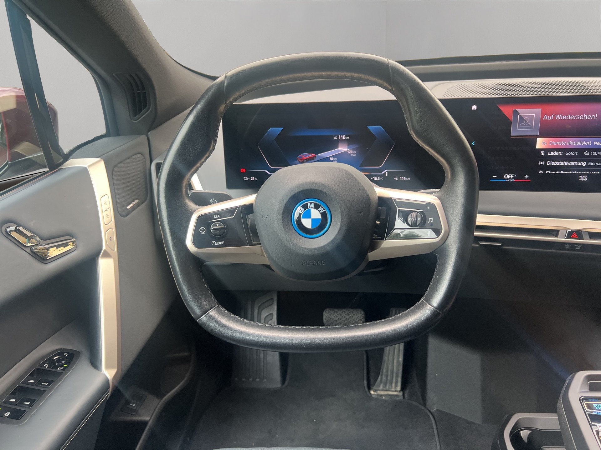 BMW iX xDrive50-image-14