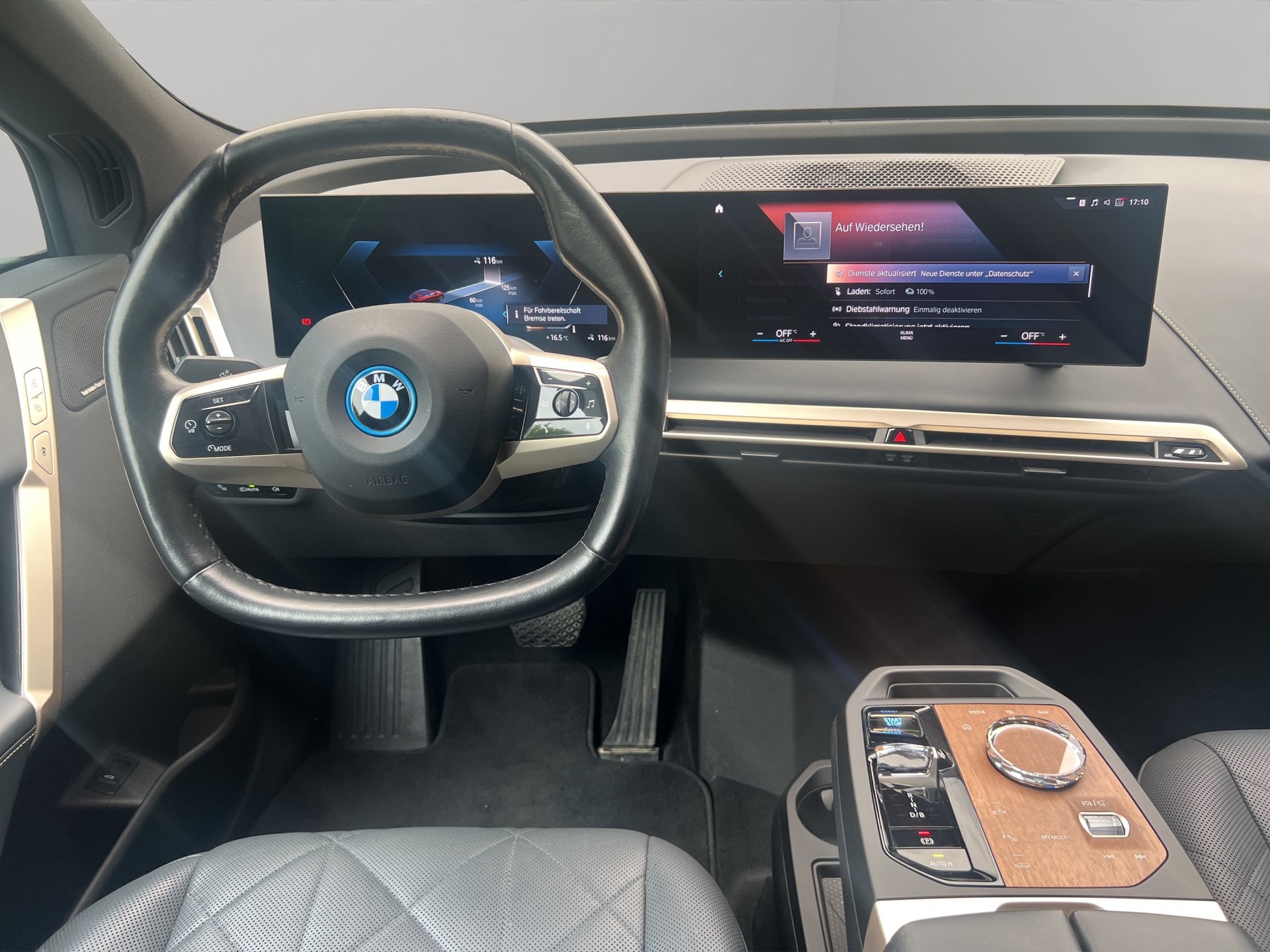 BMW iX xDrive50-image-16