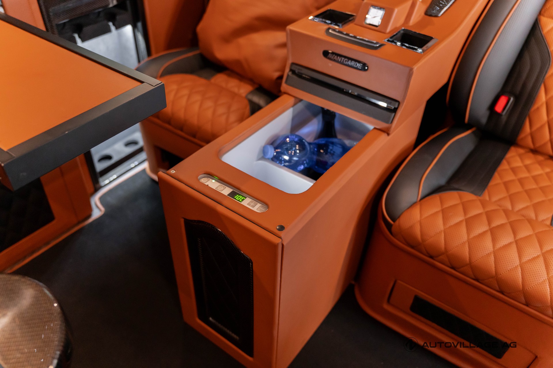MERCEDES-BENZ V 250 d VIP extralang 4Matic 7G-Tronic-image-12