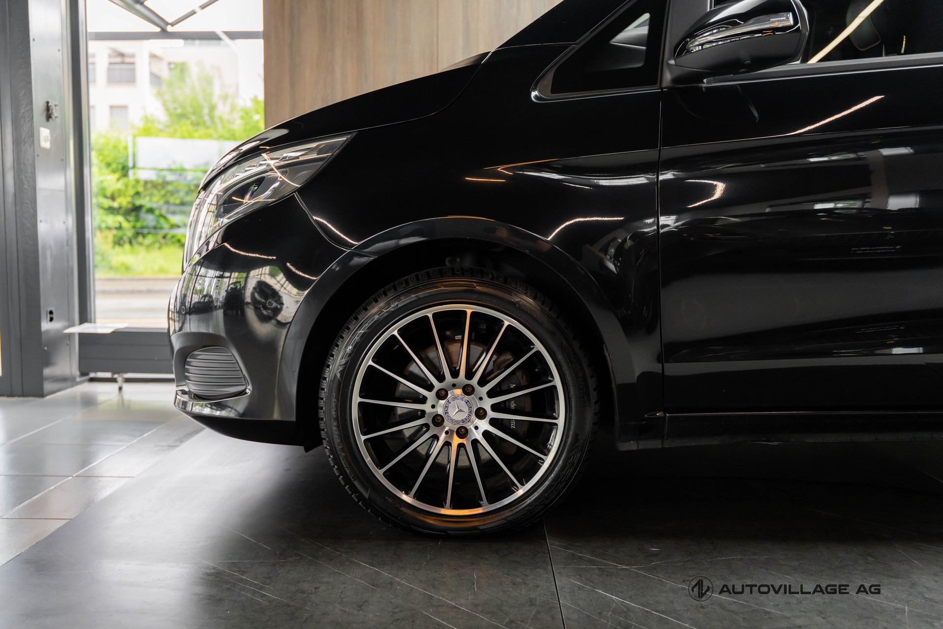 MERCEDES-BENZ V 250 d VIP extralang 4Matic 7G-Tronic-image-30
