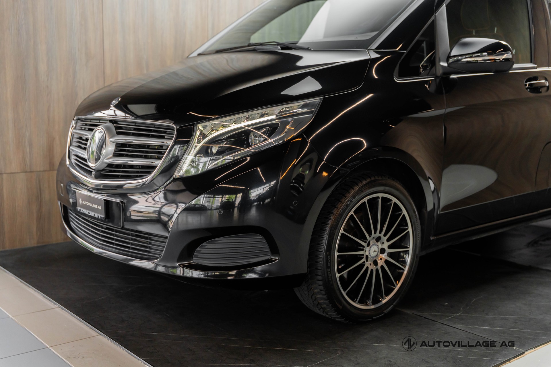 MERCEDES-BENZ V 250 d VIP extralang 4Matic 7G-Tronic-image-24