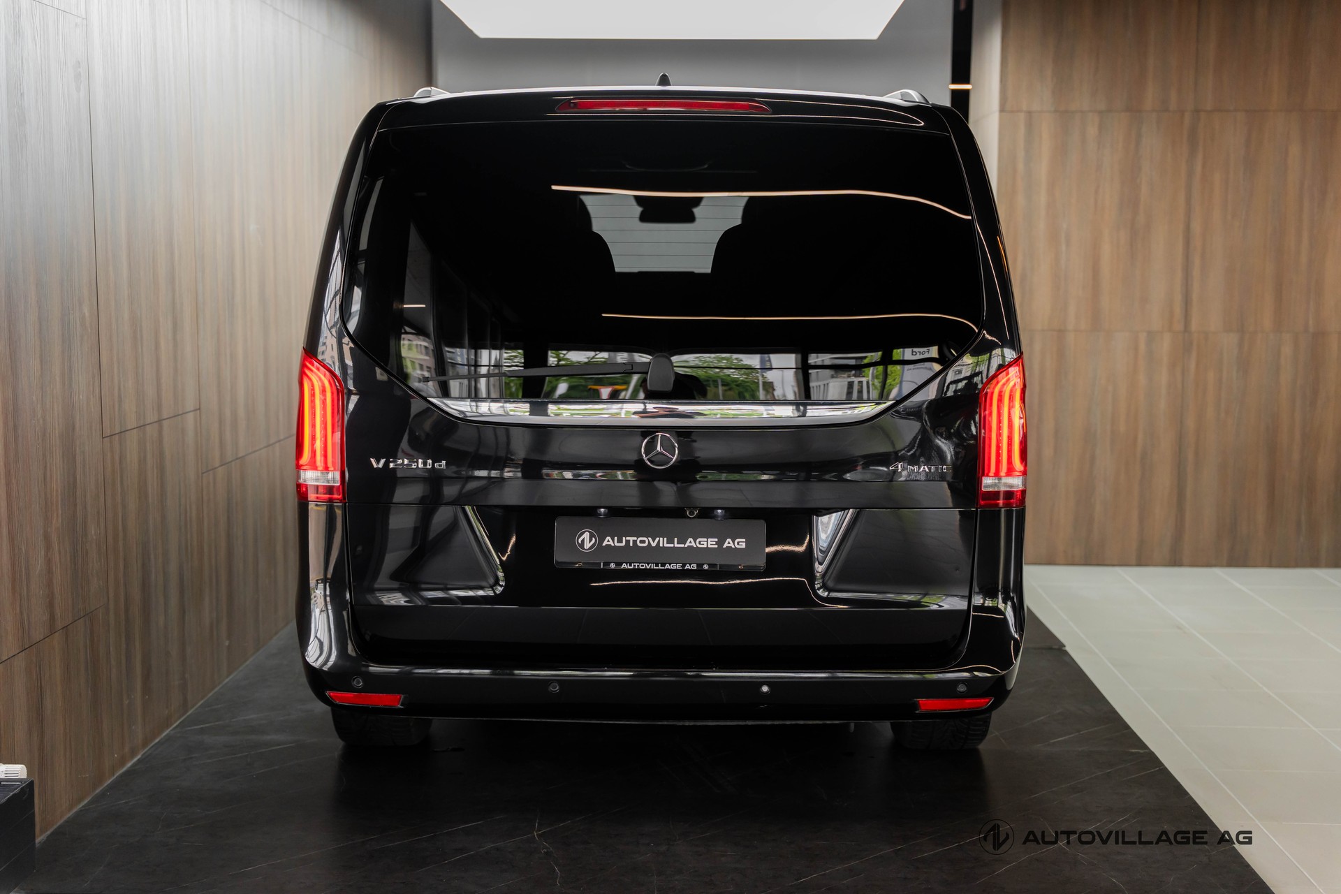 MERCEDES-BENZ V 250 d VIP extralang 4Matic 7G-Tronic-image-29