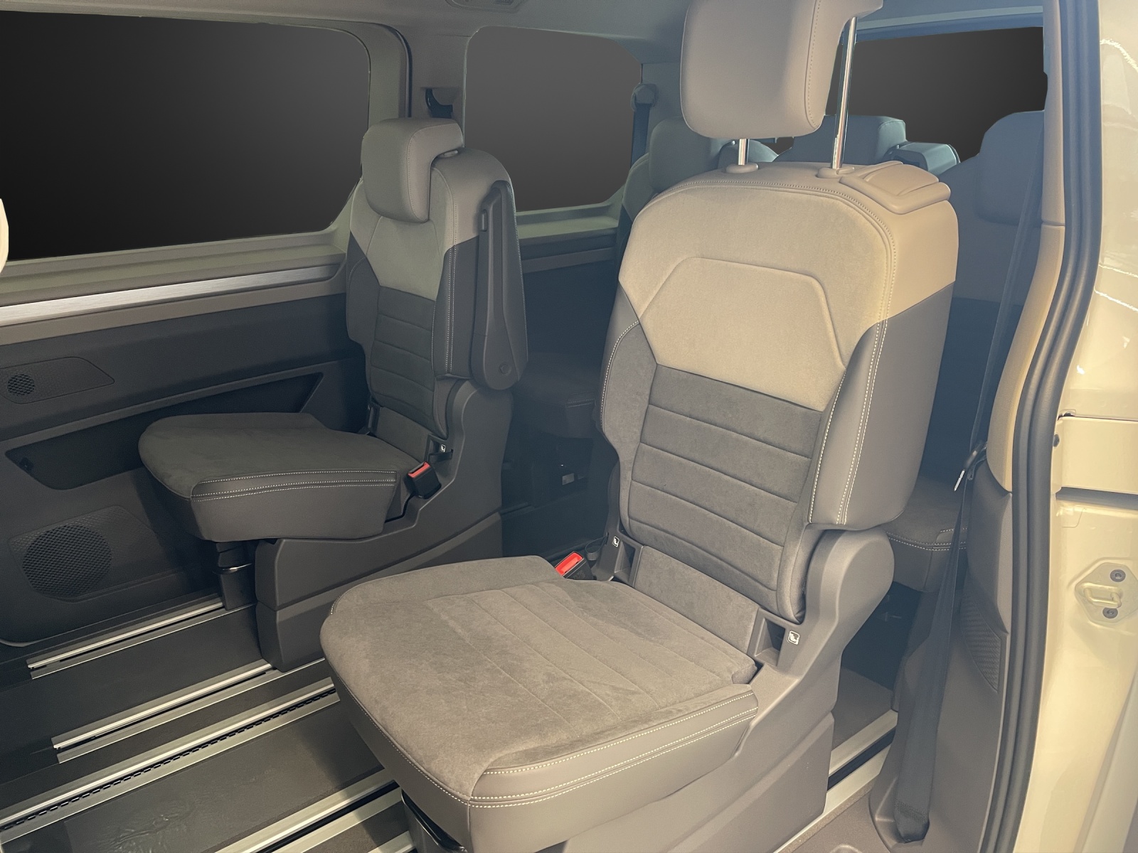 VW Multivan Edition 1.5 eHybrid 4Motion DSG-image-8