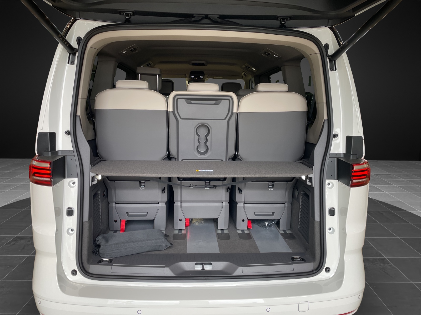 VW Multivan Edition 1.5 eHybrid 4Motion DSG-image-12