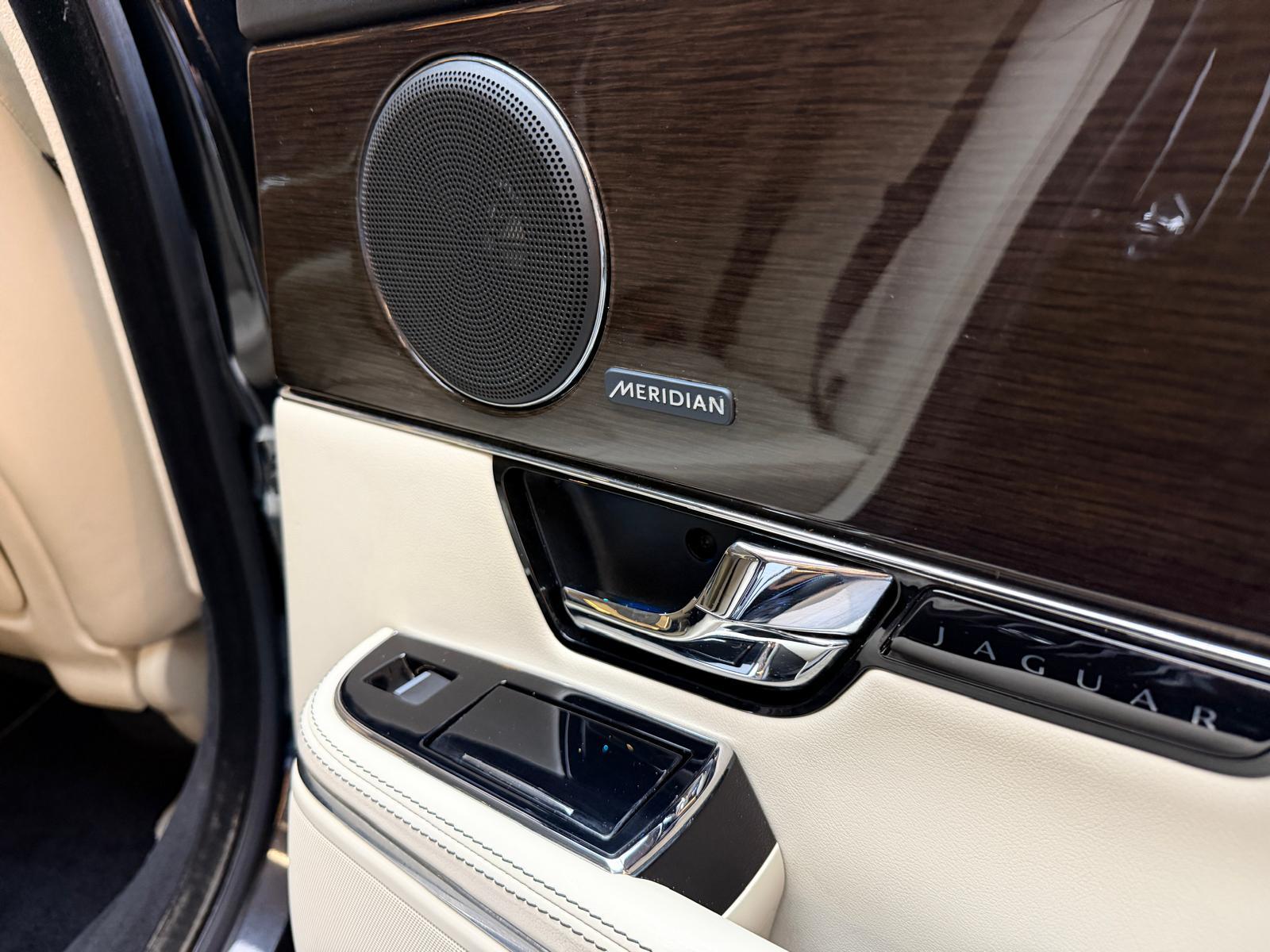 JAGUAR XJ 3.0 V6 S/C Premium Luxury AWD-image-18