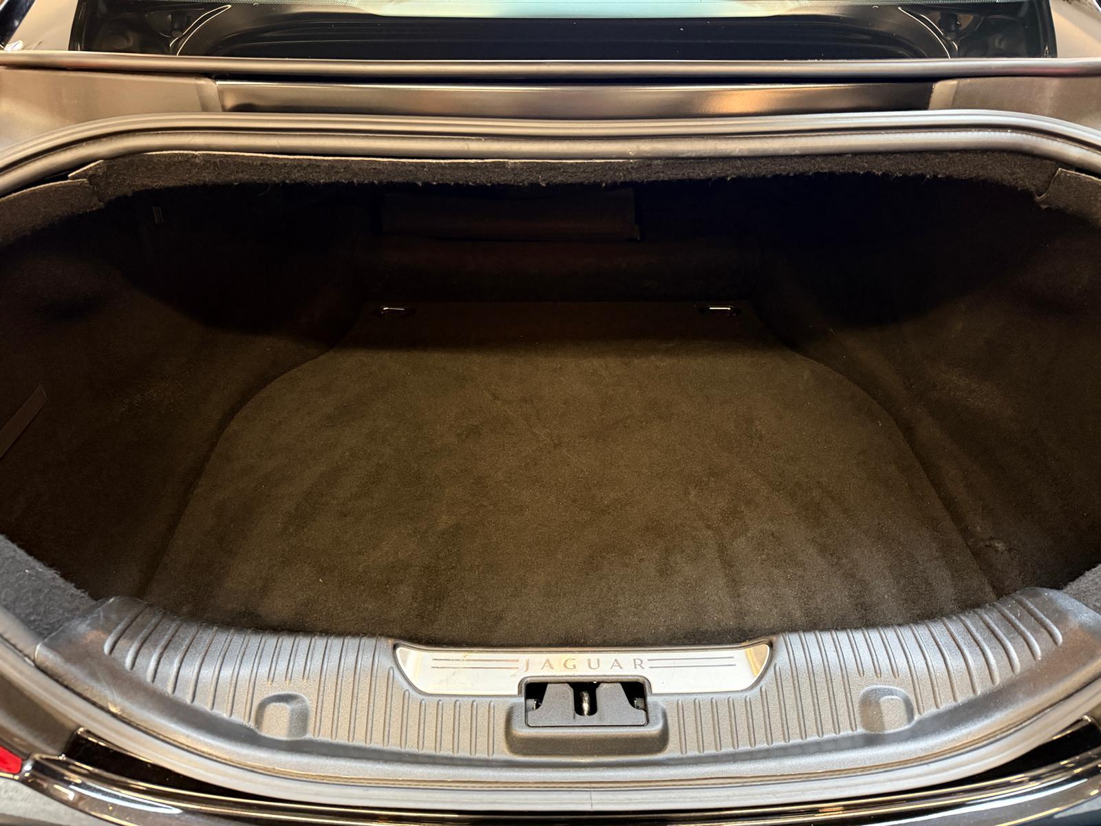 JAGUAR XJ 3.0 V6 S/C Premium Luxury AWD-image-17