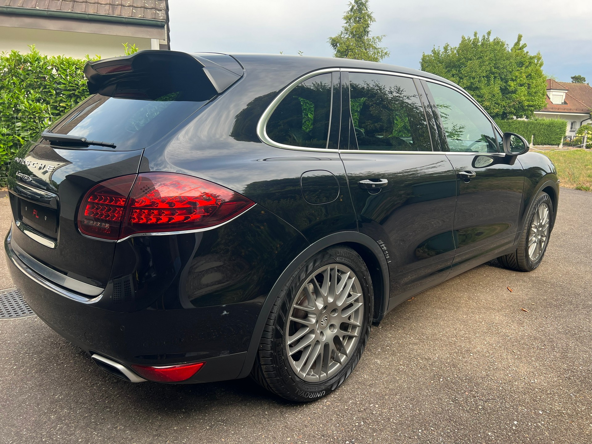 PORSCHE 4.2 V8 TDI S TipT-image-1