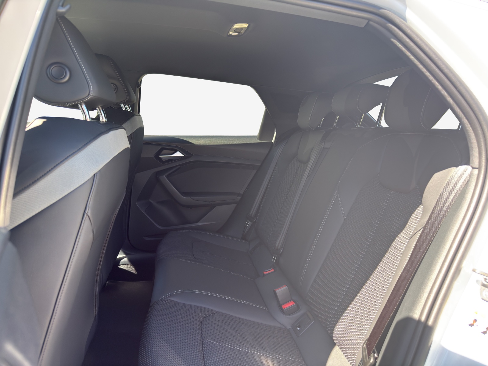 AUDI A1 Sportback 30 TFSI S Line Attraction S-tronic-image-11