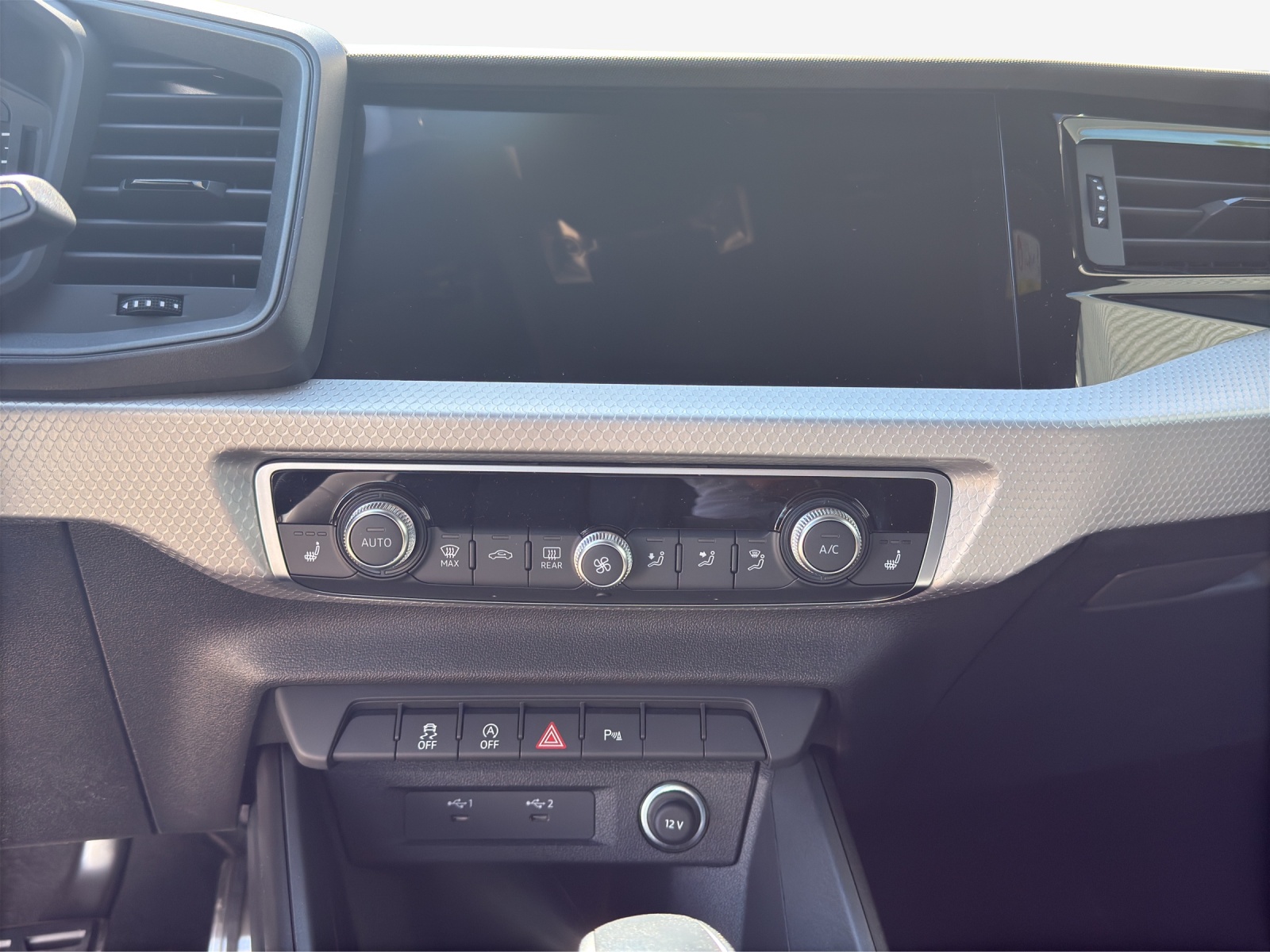 AUDI A1 Sportback 30 TFSI S Line Attraction S-tronic-image-10