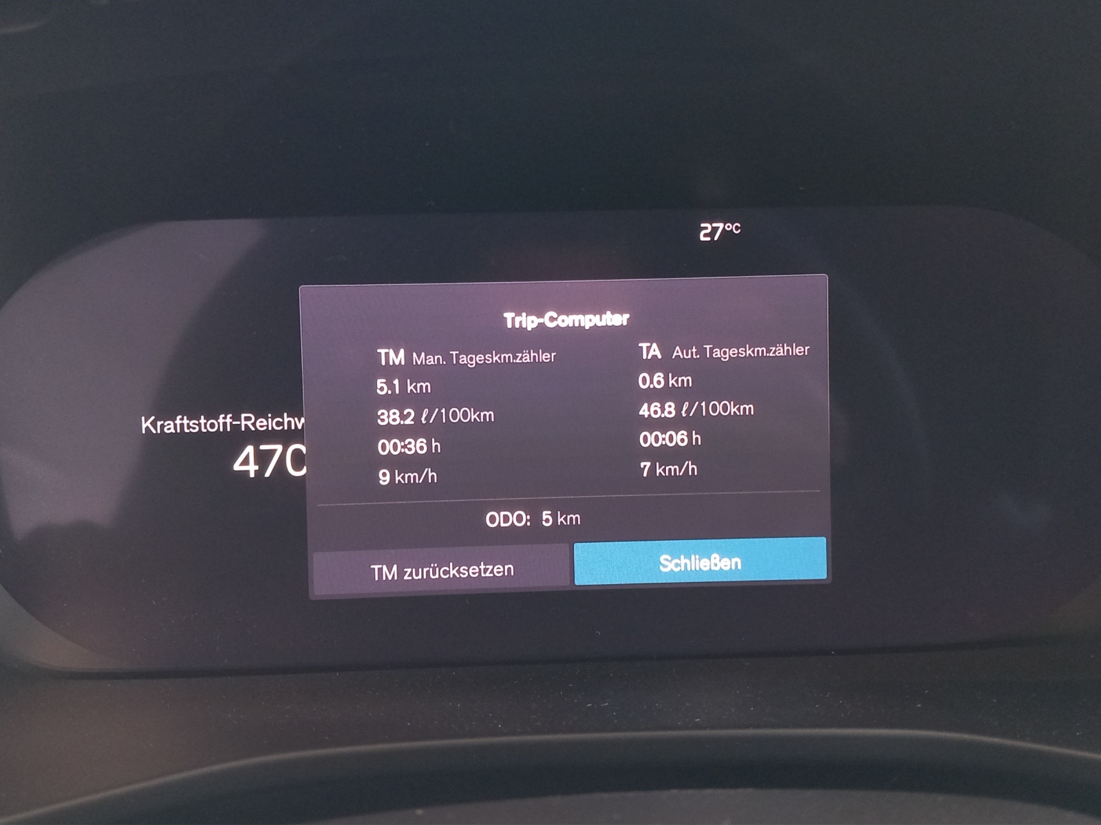 VOLVO XC40 2.0 B4 MH Black Edition-image-14