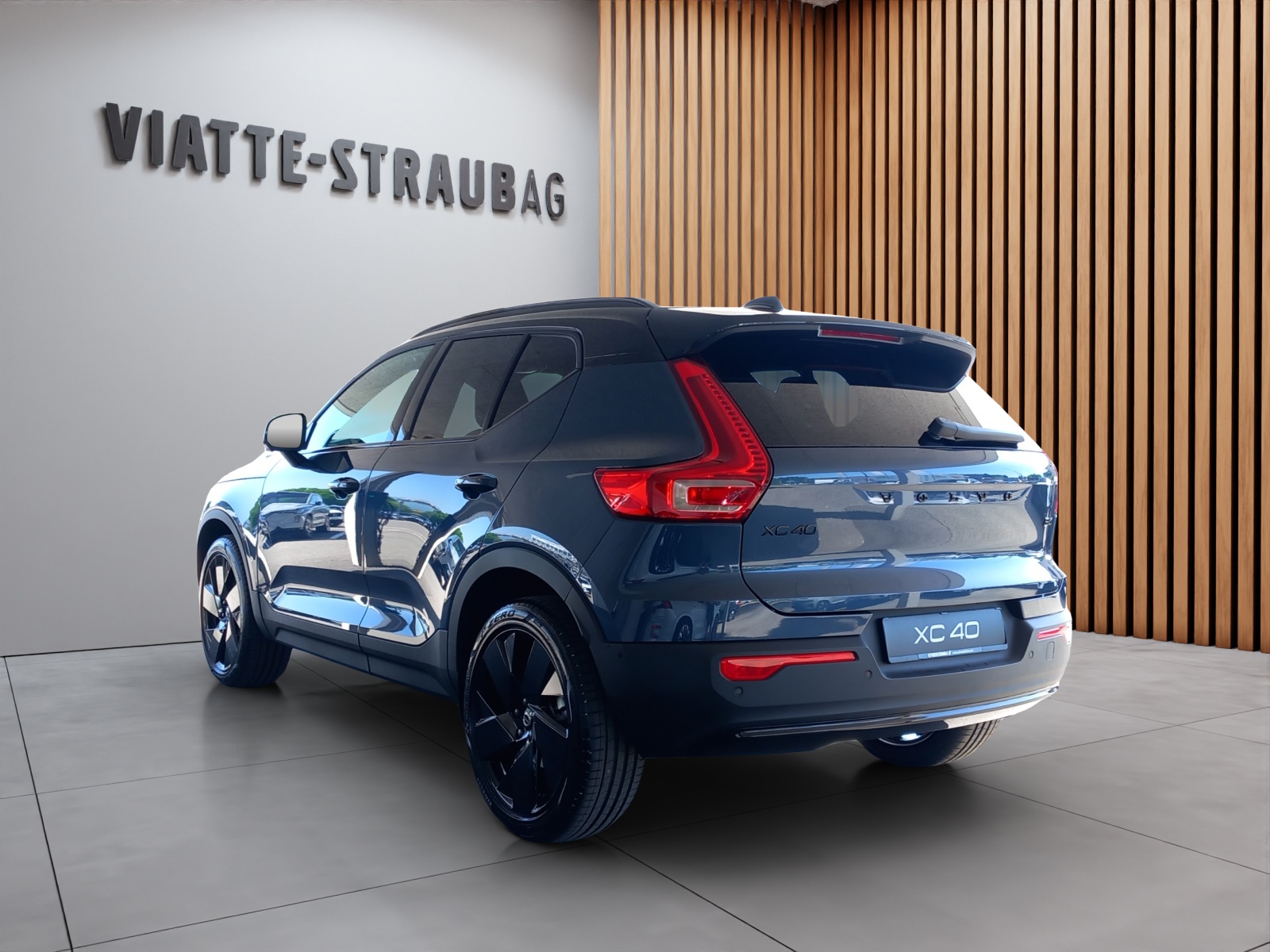 VOLVO XC40 2.0 B4 MH Black Edition-showroom-element-3