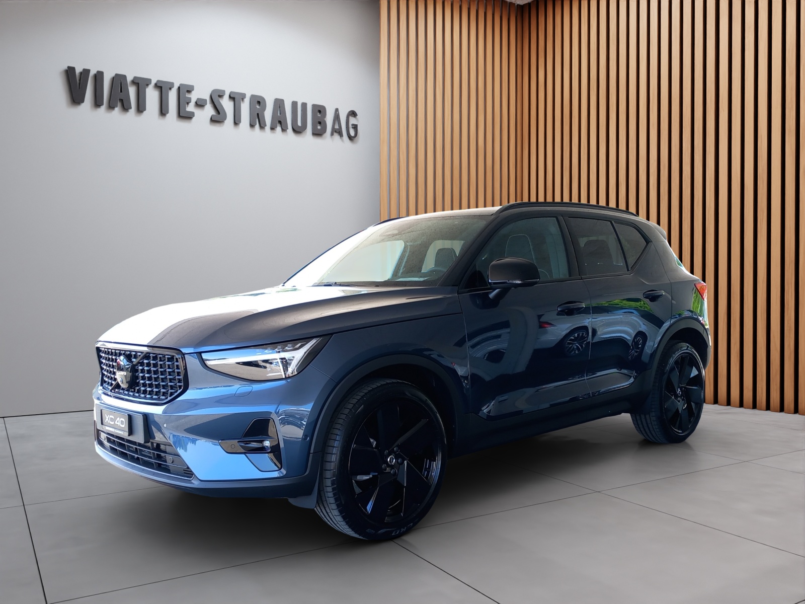 VOLVO XC40 2.0 B4 MH Black Edition-showroom-element-1