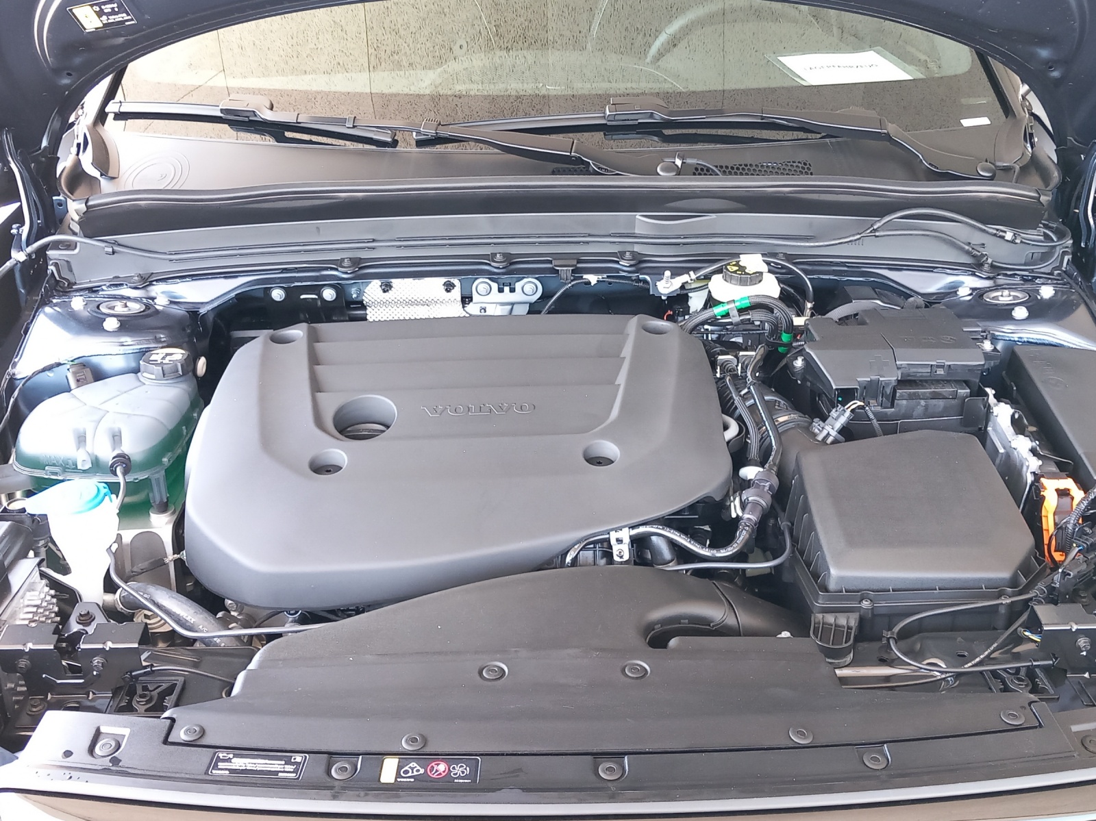 VOLVO XC40 2.0 B4 MH Black Edition-image-25