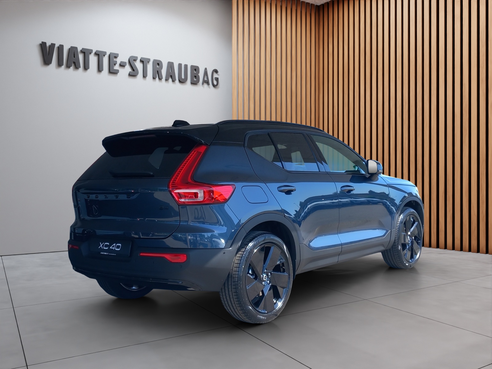 VOLVO XC40 2.0 B4 MH Black Edition-image-5