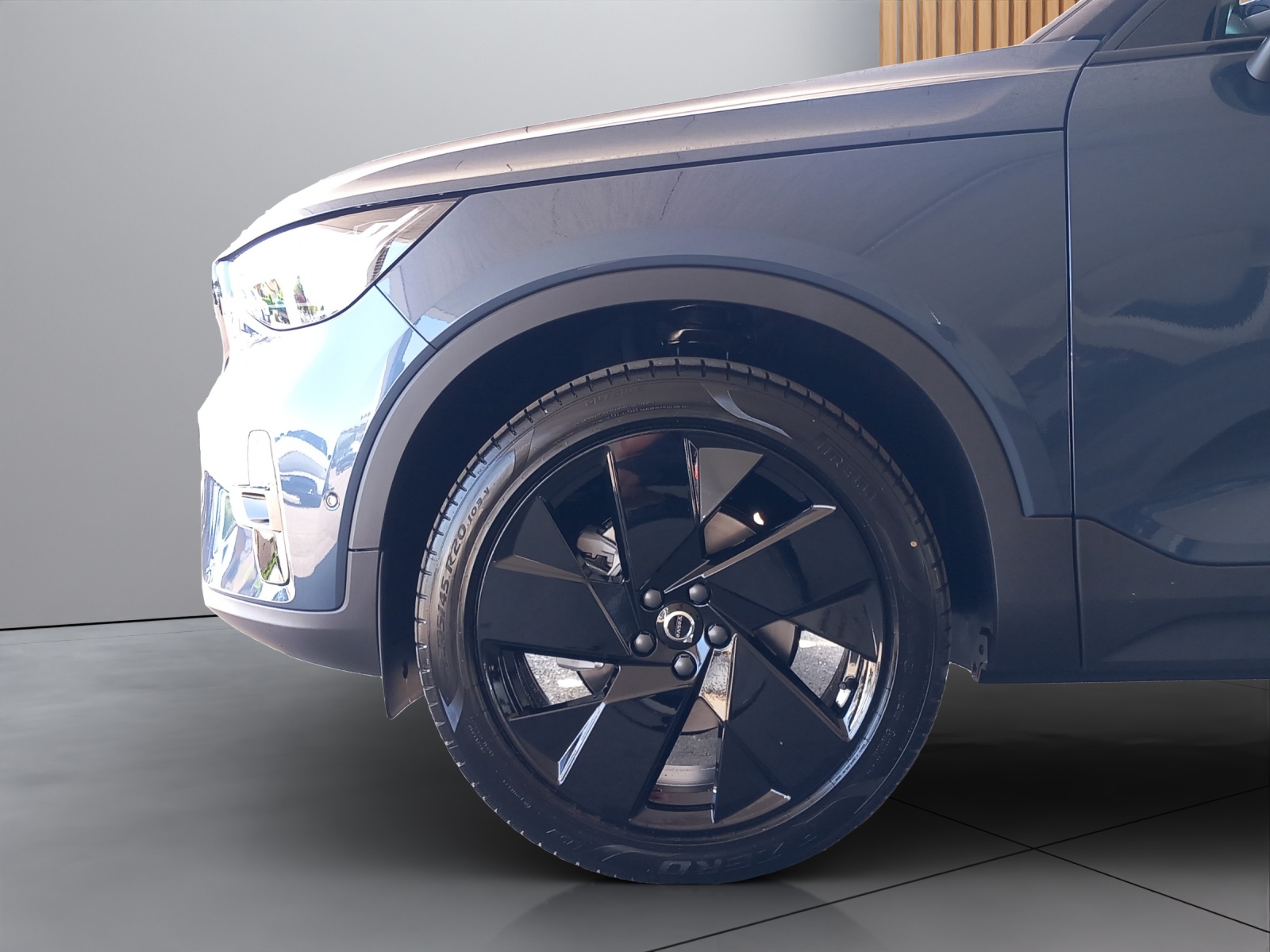VOLVO XC40 2.0 B4 MH Black Edition-image-20
