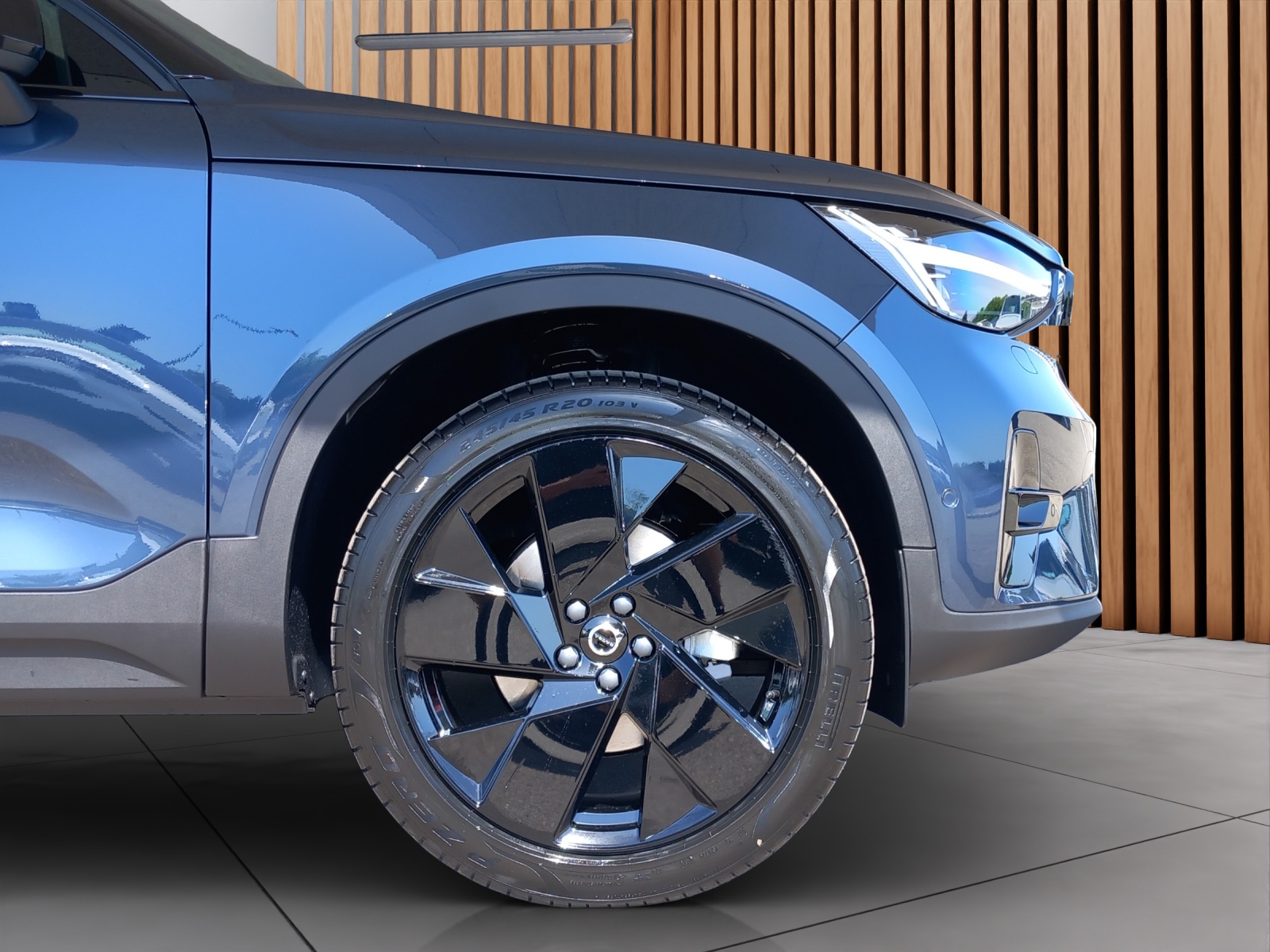 VOLVO XC40 2.0 B4 MH Black Edition-image-23
