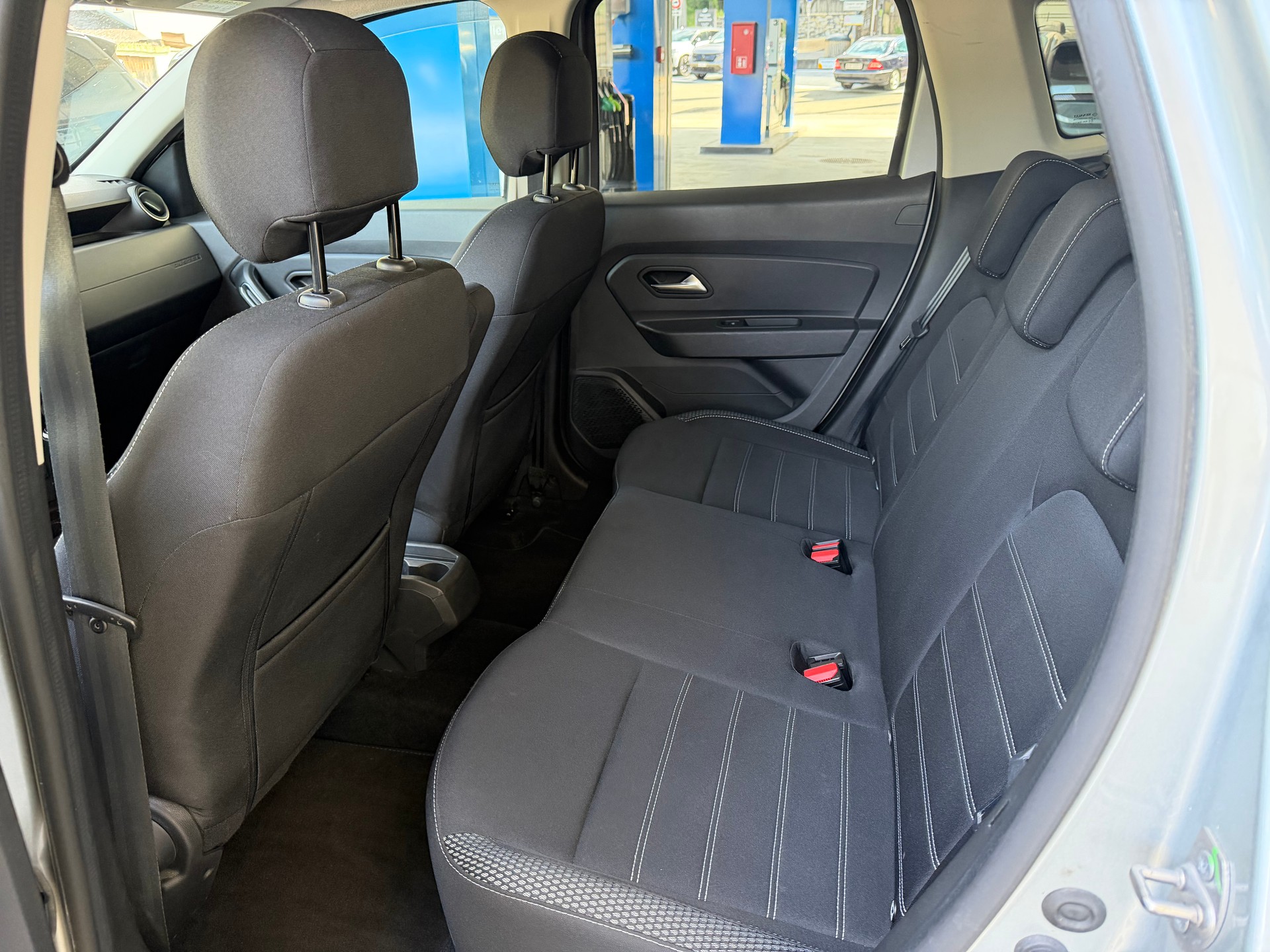DACIA Duster dCi 115 Celebration 4x4-image-6