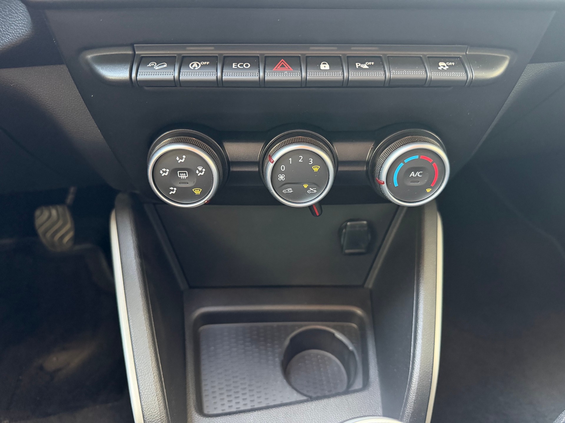 DACIA Duster dCi 115 Celebration 4x4-image-12