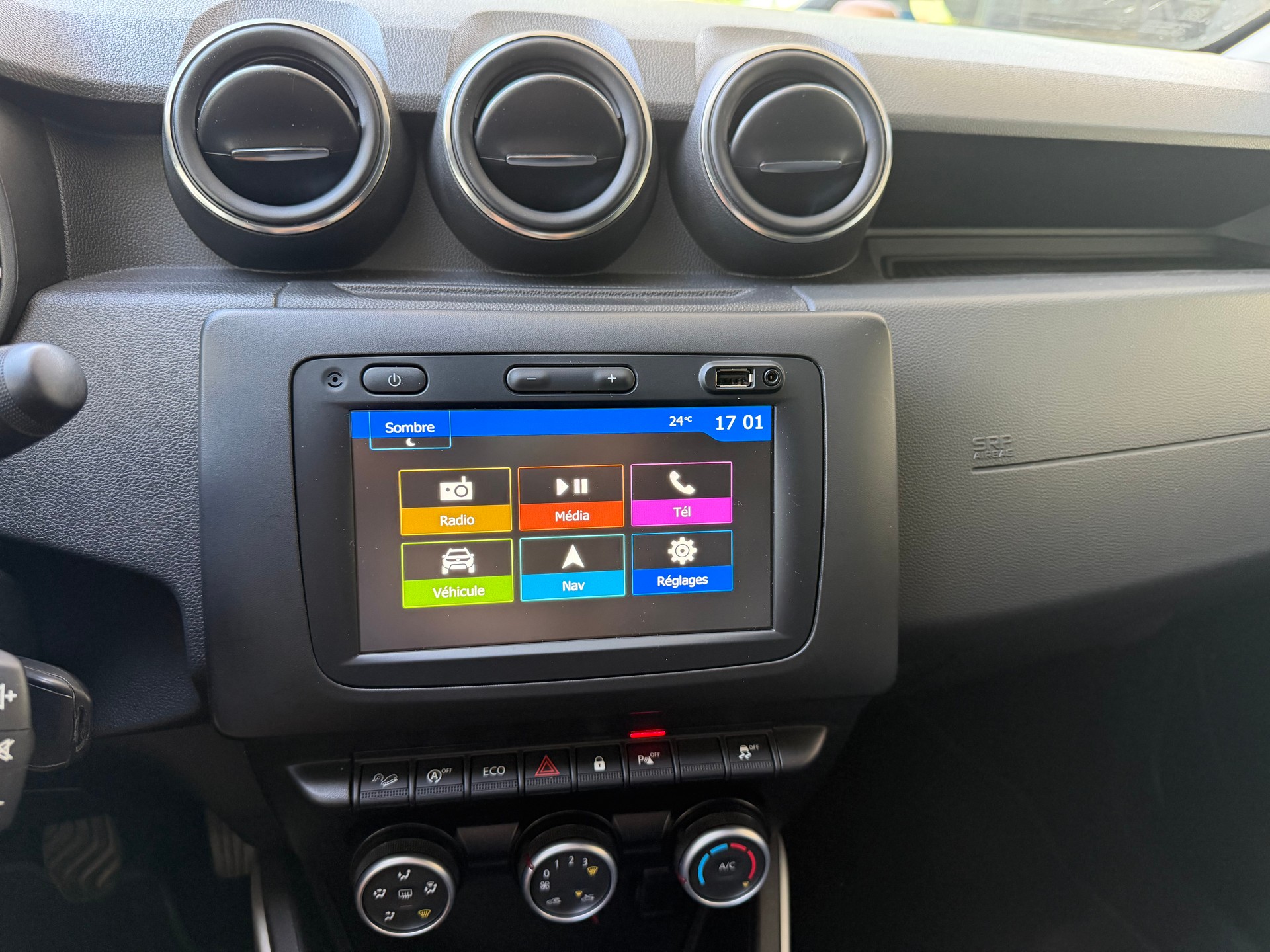 DACIA Duster dCi 115 Celebration 4x4-image-10