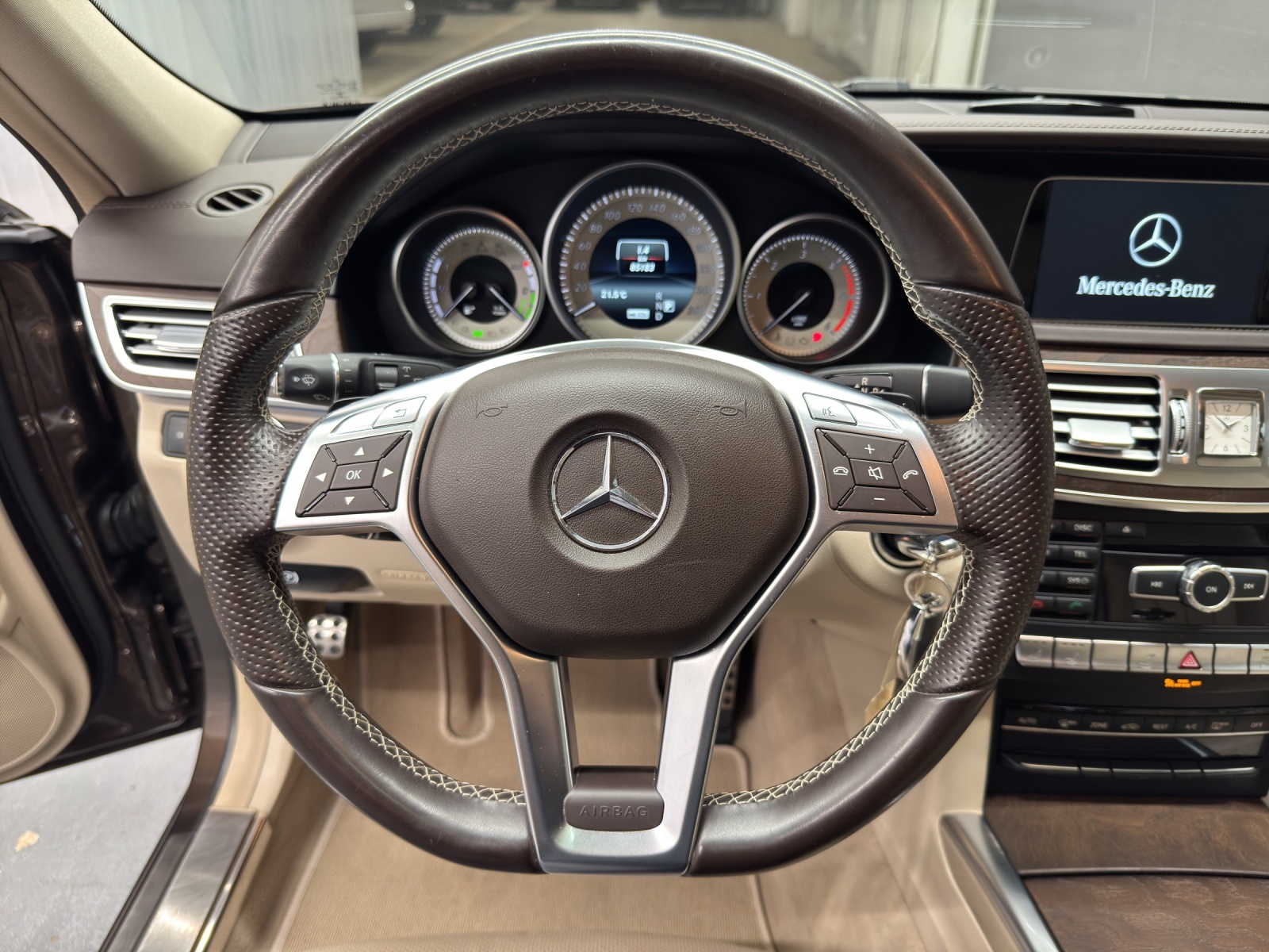 MERCEDES-BENZ E 300 CDI BT Hybrid Avantgarde-image-15