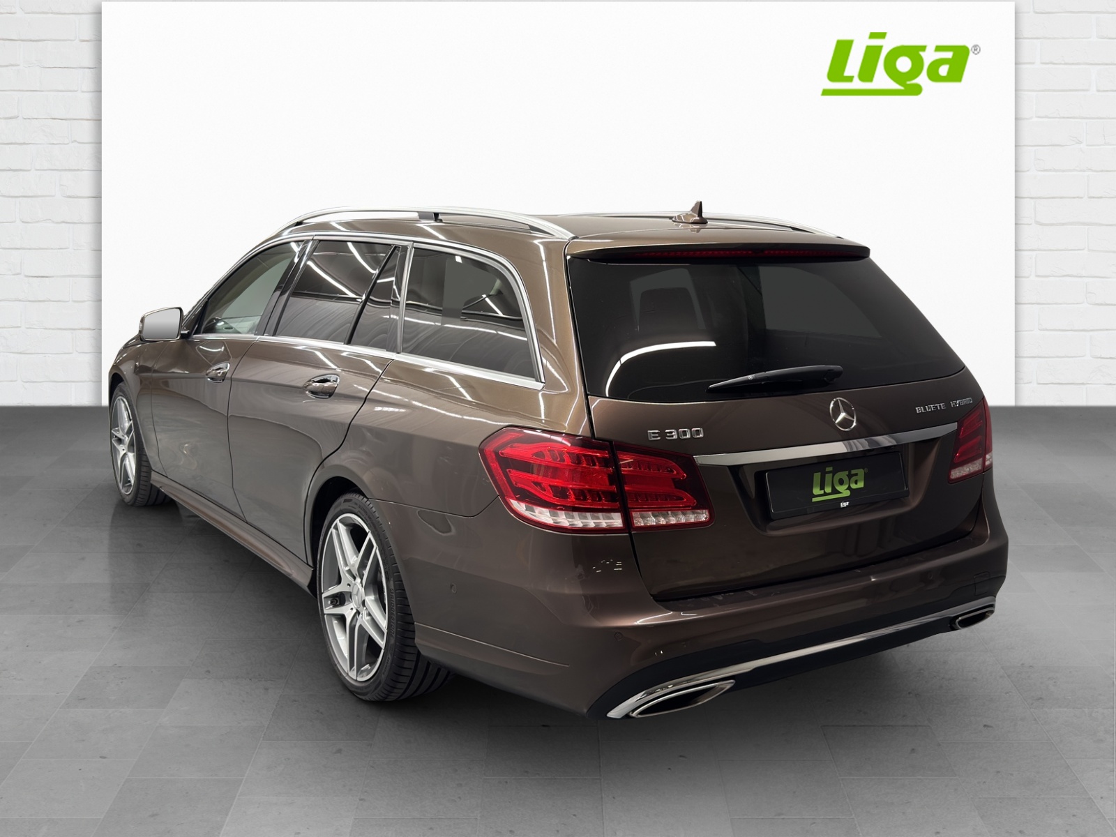 MERCEDES-BENZ E 300 CDI BT Hybrid Avantgarde-image-3