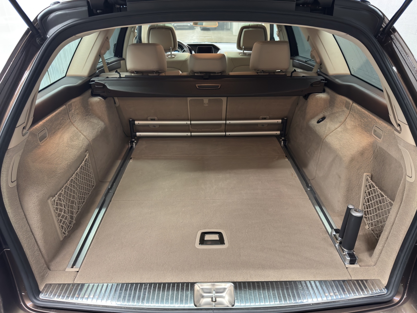 MERCEDES-BENZ E 300 CDI BT Hybrid Avantgarde-image-10