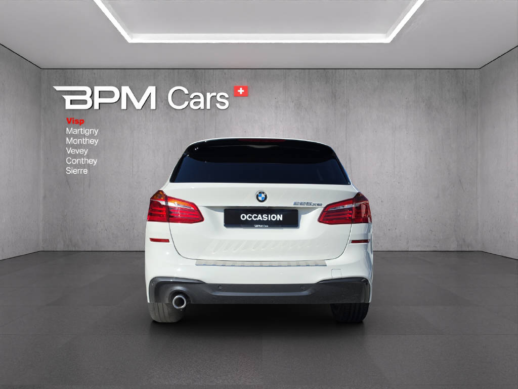 BMW 225xe Active Tourer-image-2