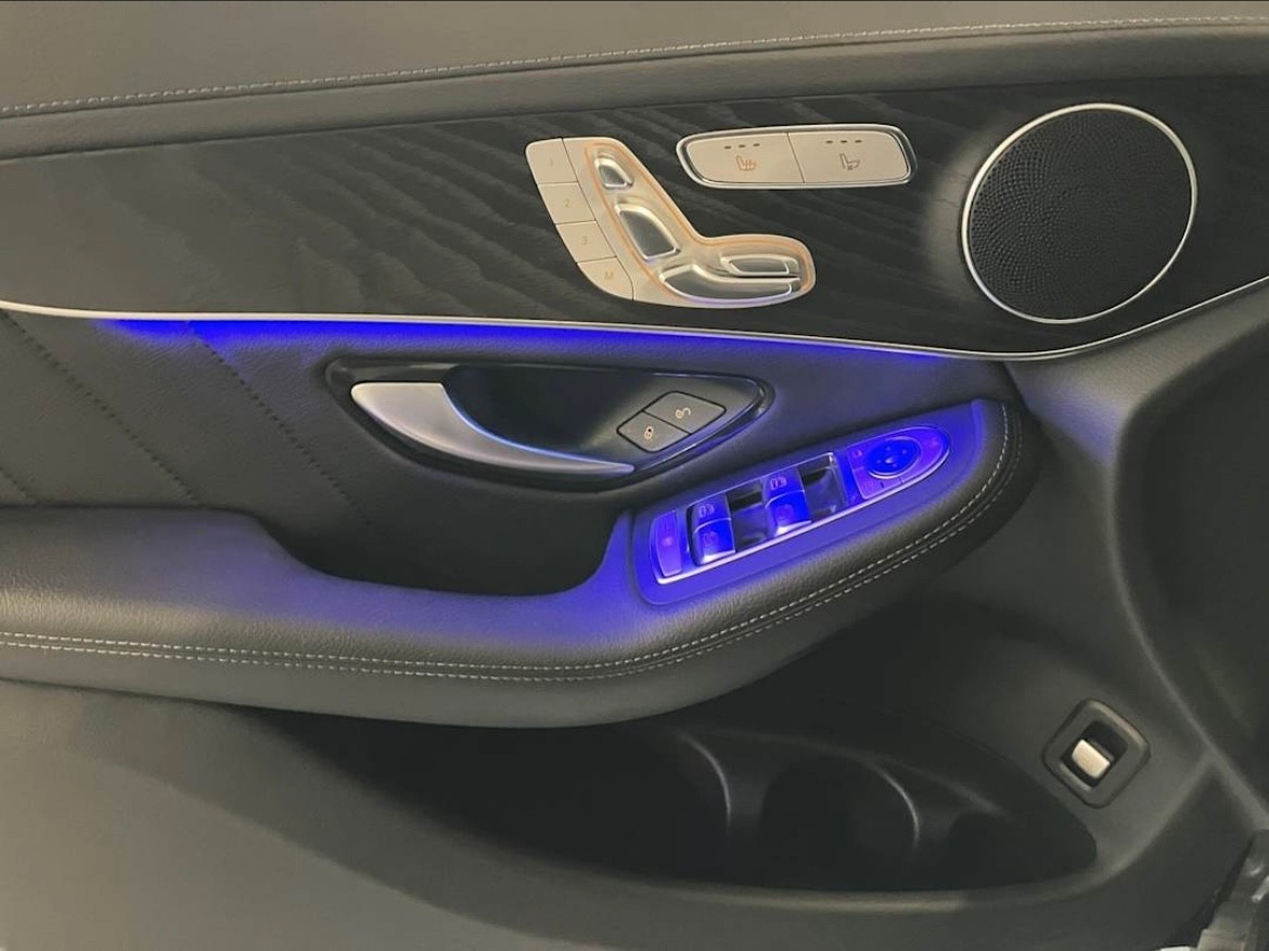 MERCEDES-BENZ GLC 300 e AMG Line 4m-image-4