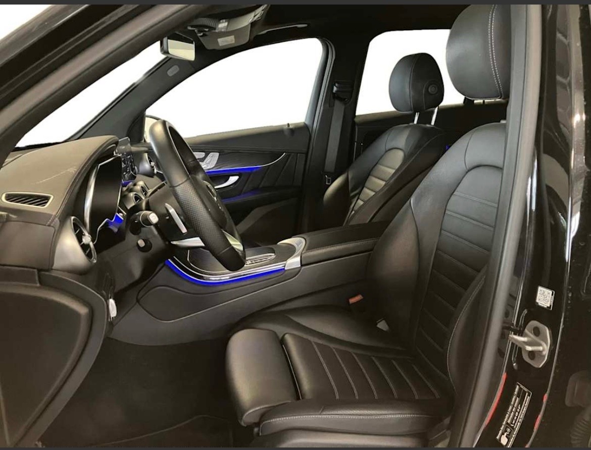 MERCEDES-BENZ GLC 300 e AMG Line 4m-image-2