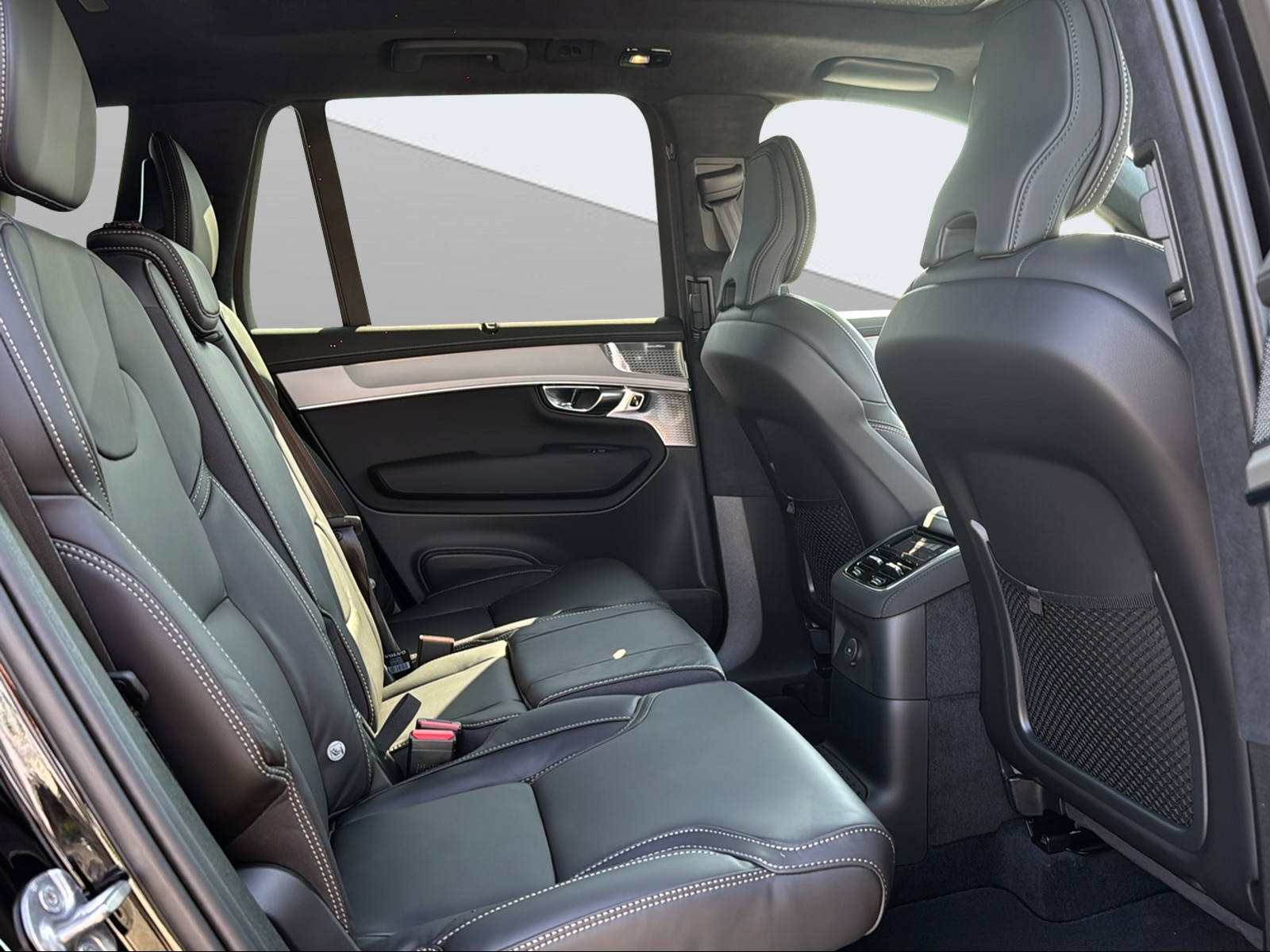 VOLVO XC90 2.0 T8 TE Black Edition eAWD-image-10