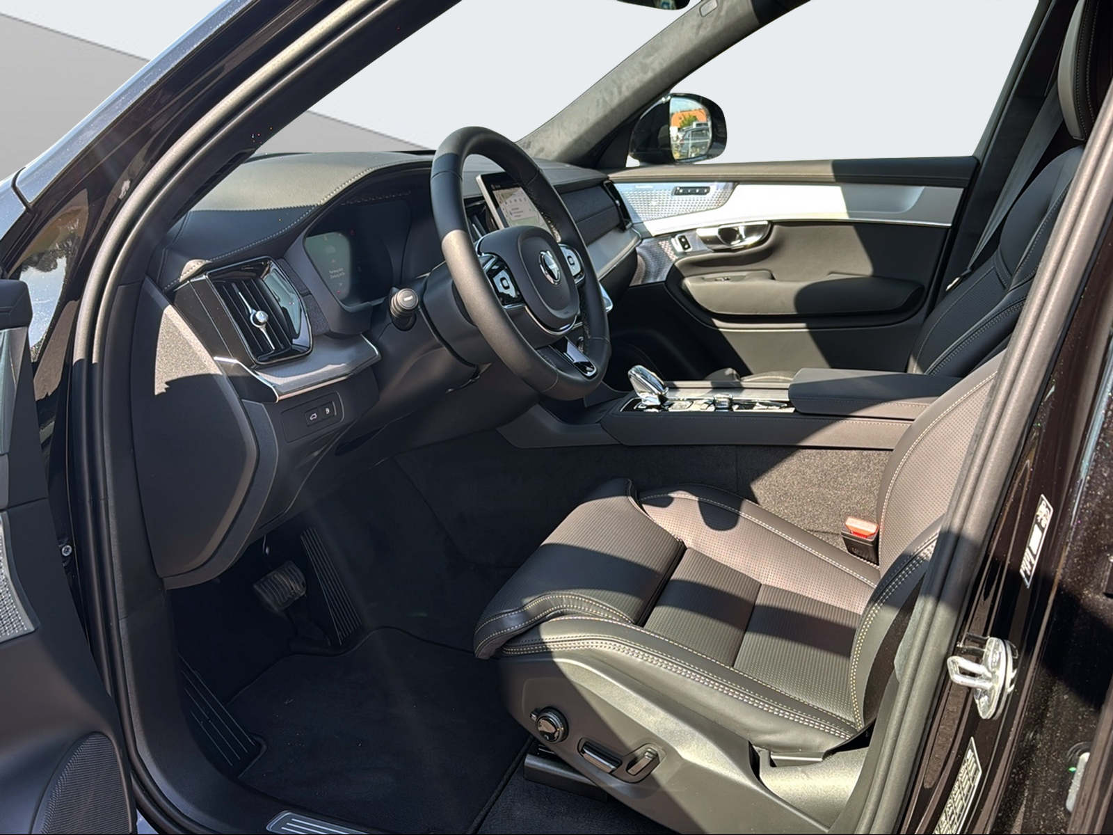 VOLVO XC90 2.0 T8 TE Black Edition eAWD-image-9