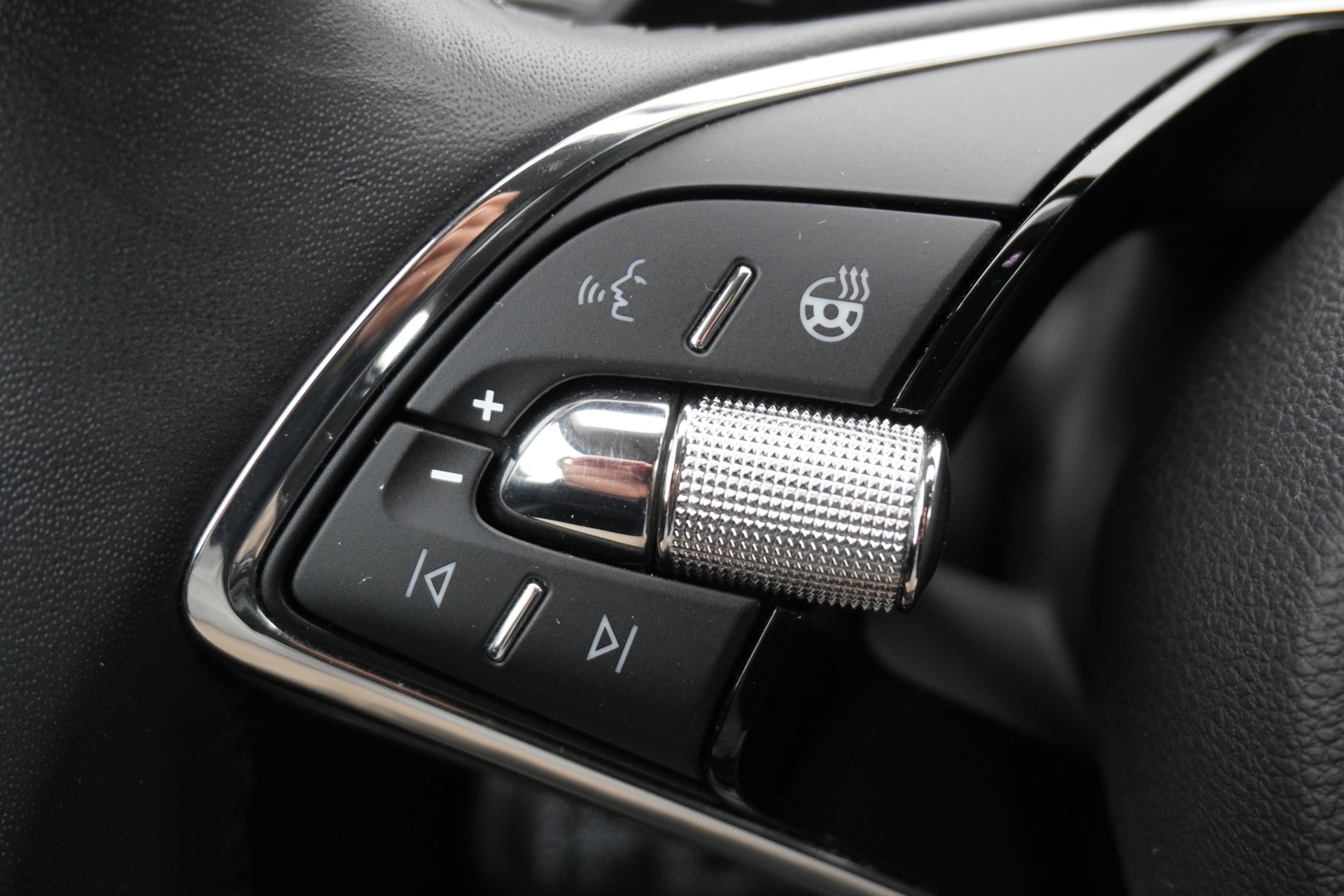 SKODA Enyaq iV 80-image-21
