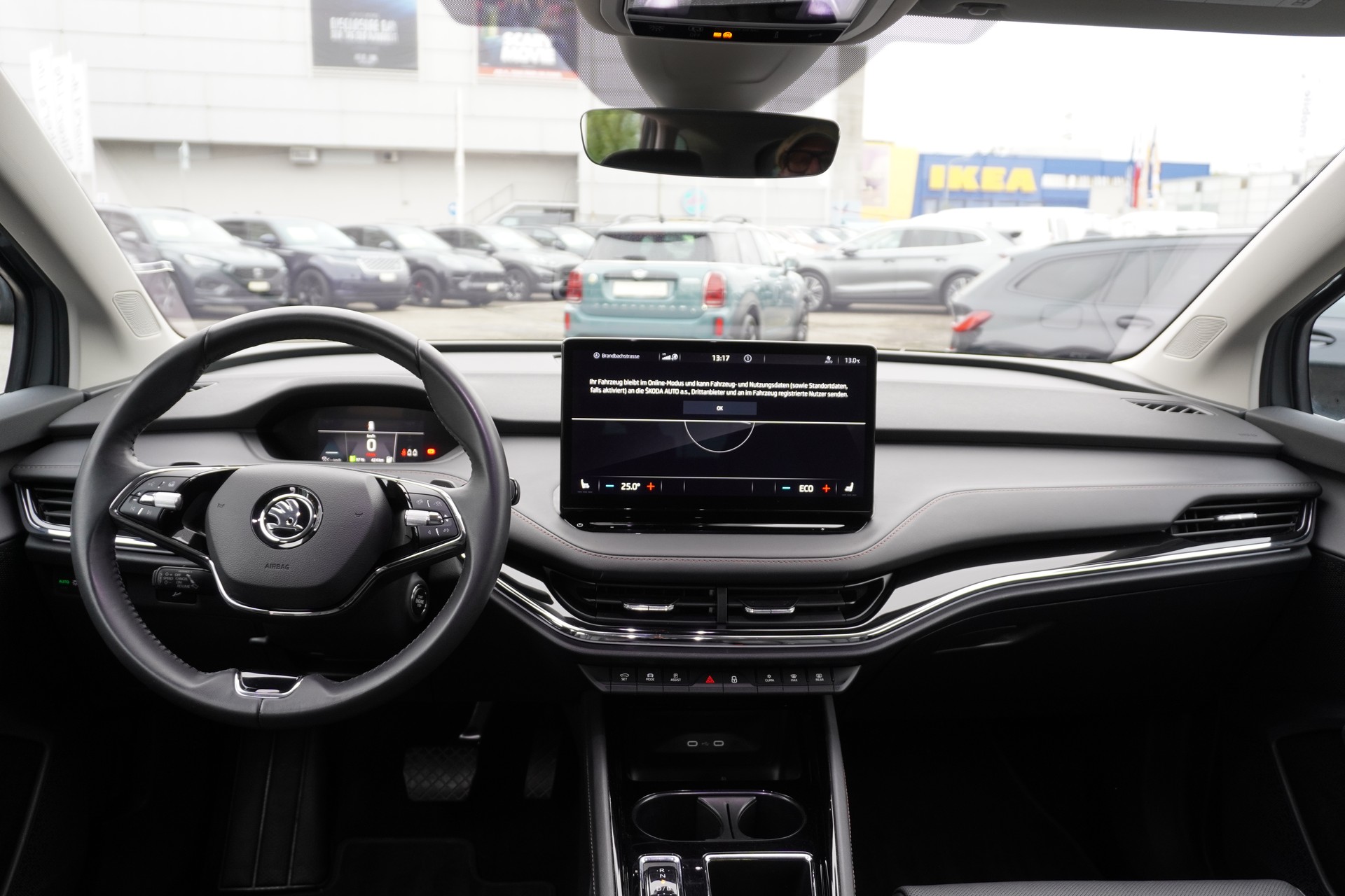 SKODA Enyaq iV 80-image-15