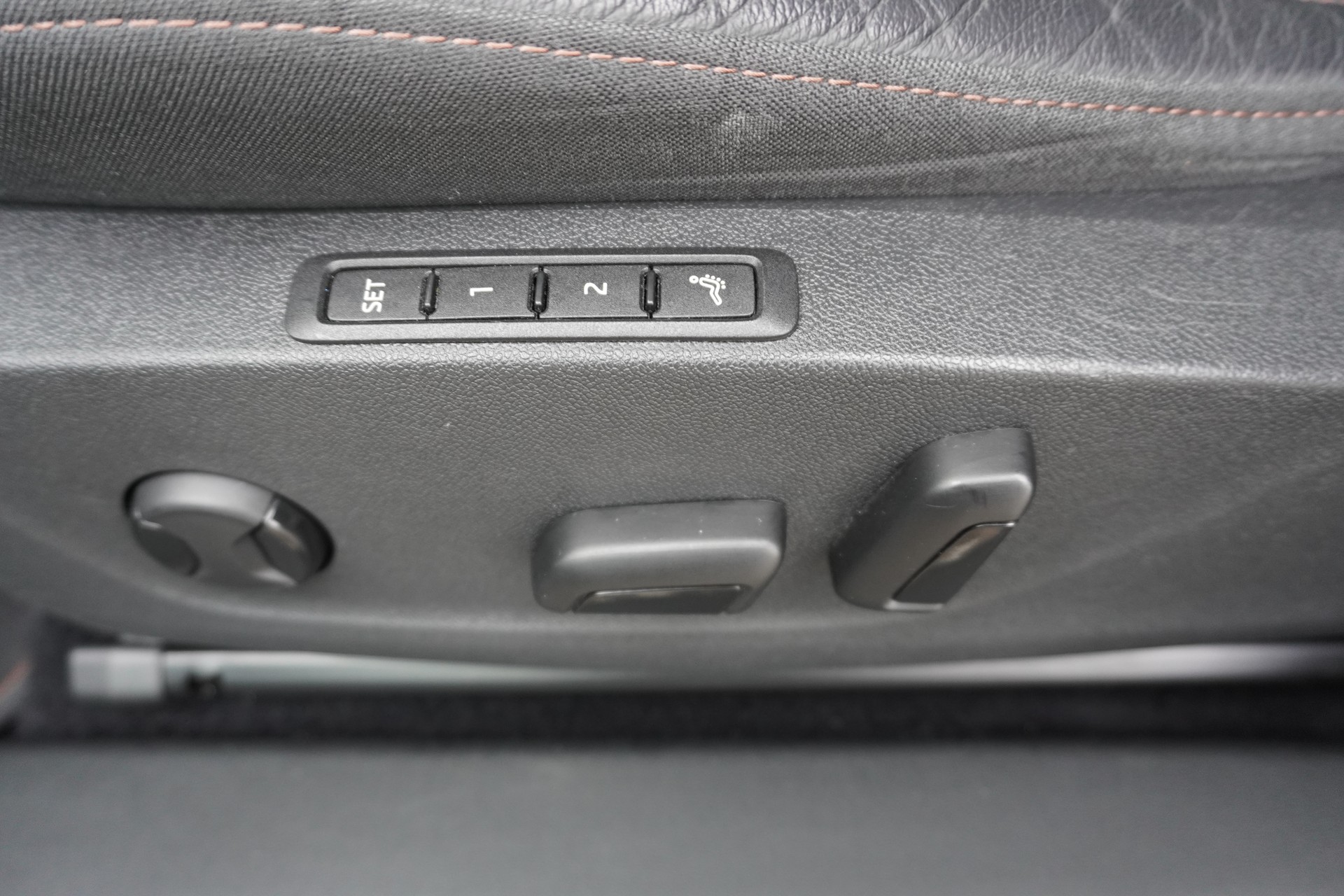 SKODA Enyaq iV 80-image-12
