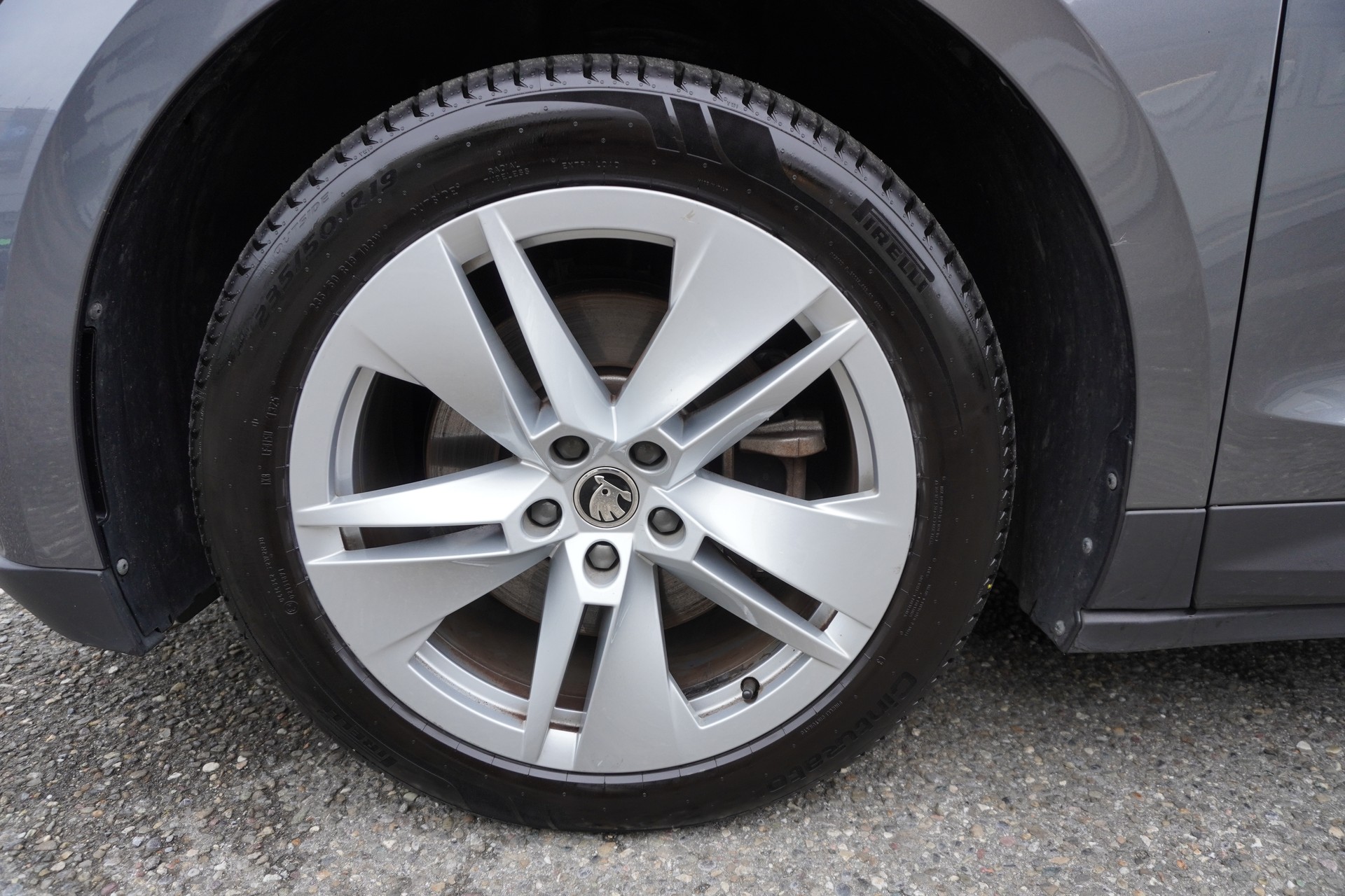 SKODA Enyaq iV 80-image-8