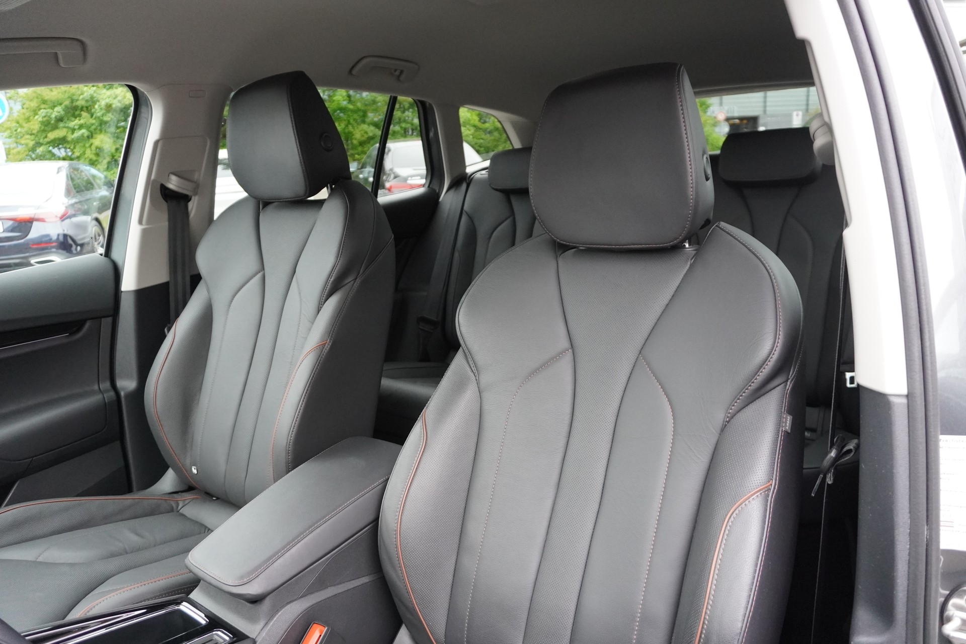 SKODA Enyaq iV 80-image-13