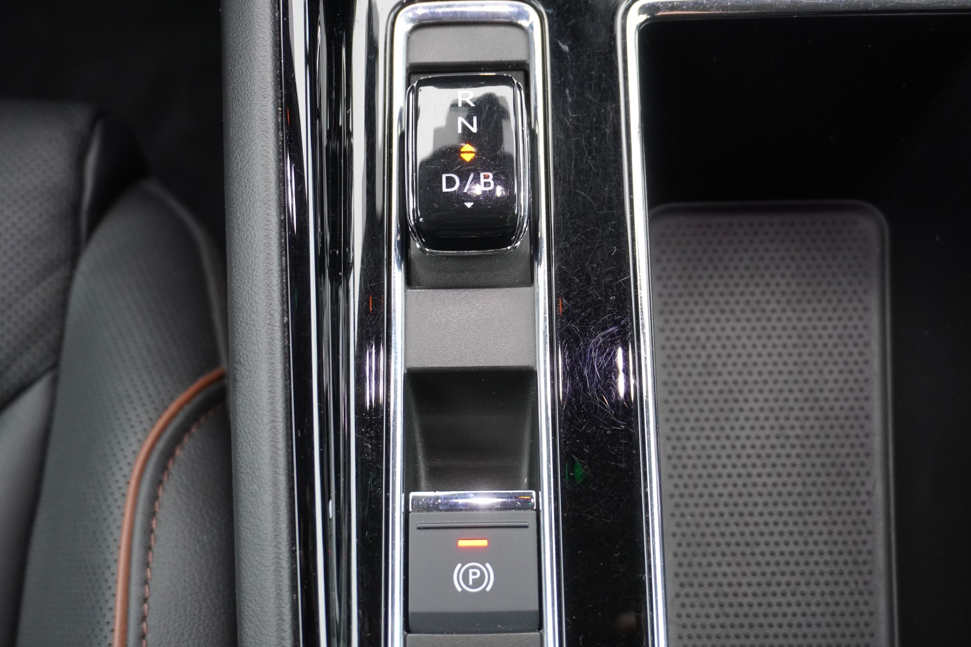 SKODA Enyaq iV 80-image-16